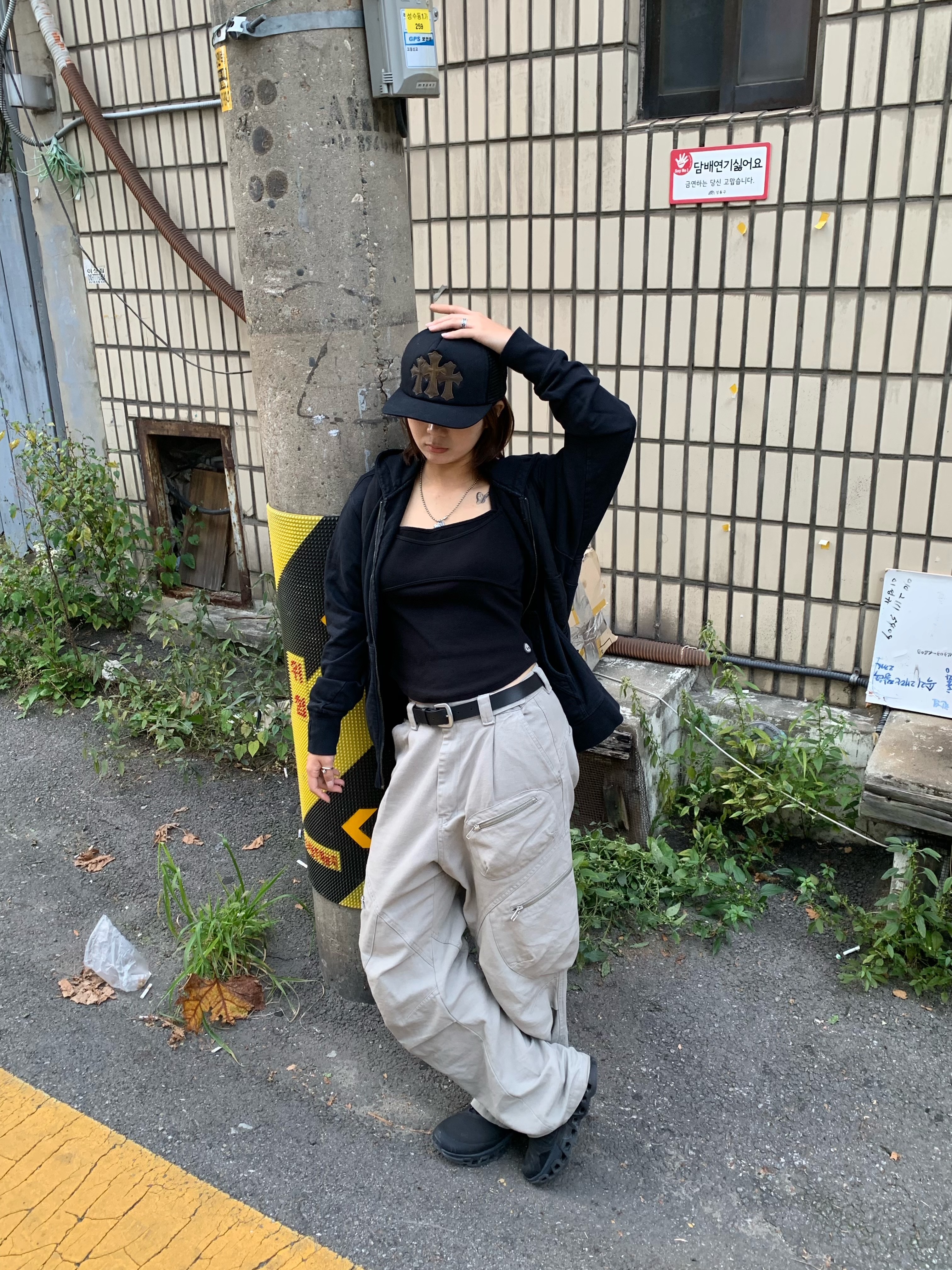 (W) On Running x Post Archive Faction (Paf) Cloudmonster 2 Black Magnet, Chrome Hearts King Taco Foam Front Mesh Trucker Hat Black Camo 착용 스타일