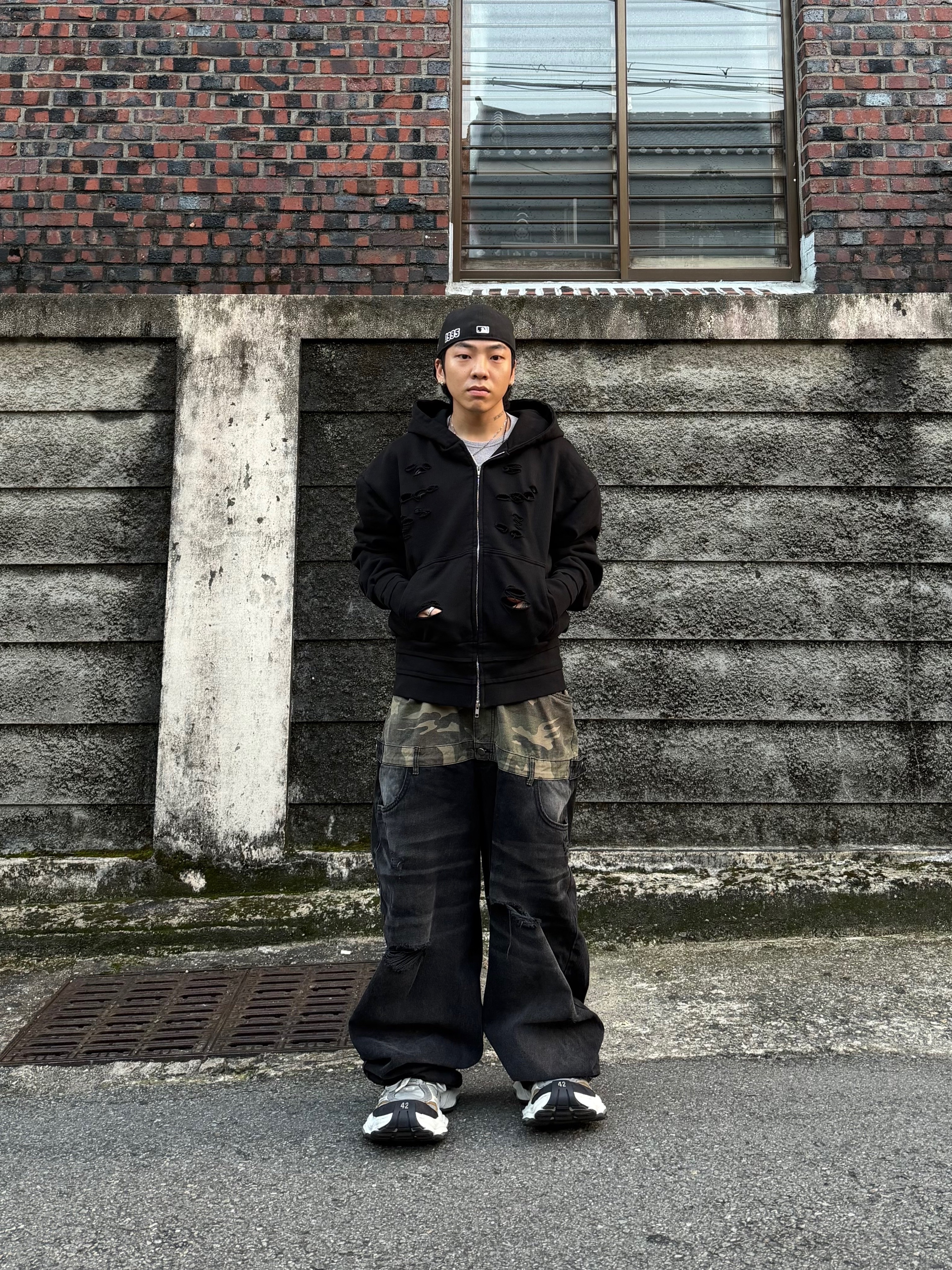 Balenciaga Cargo Sneakers White Grey, Wapworks HD silver ring 착용 스타일 - 5