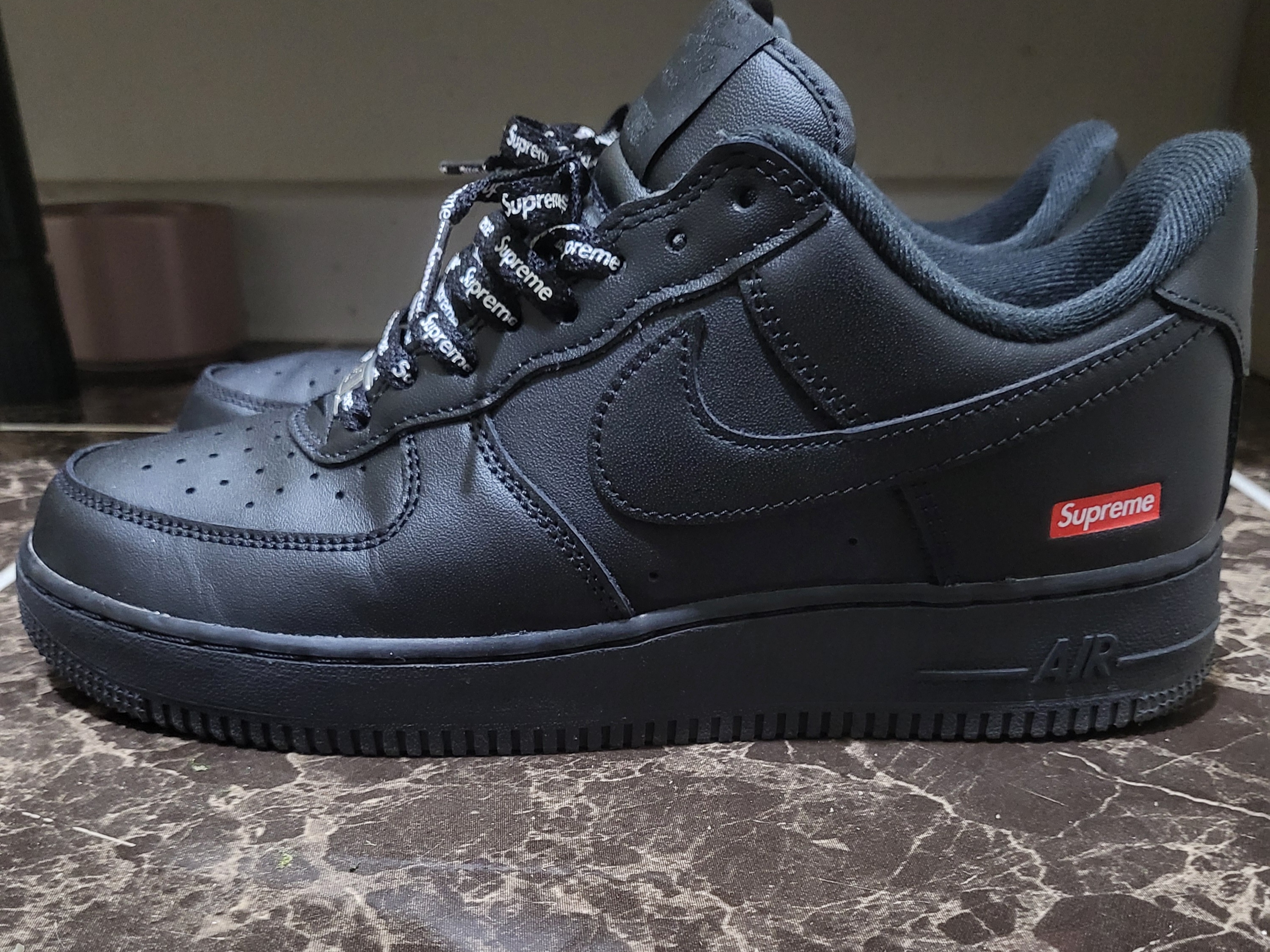 Nike x Supreme Air Force 1 Low Black 착용 스타일