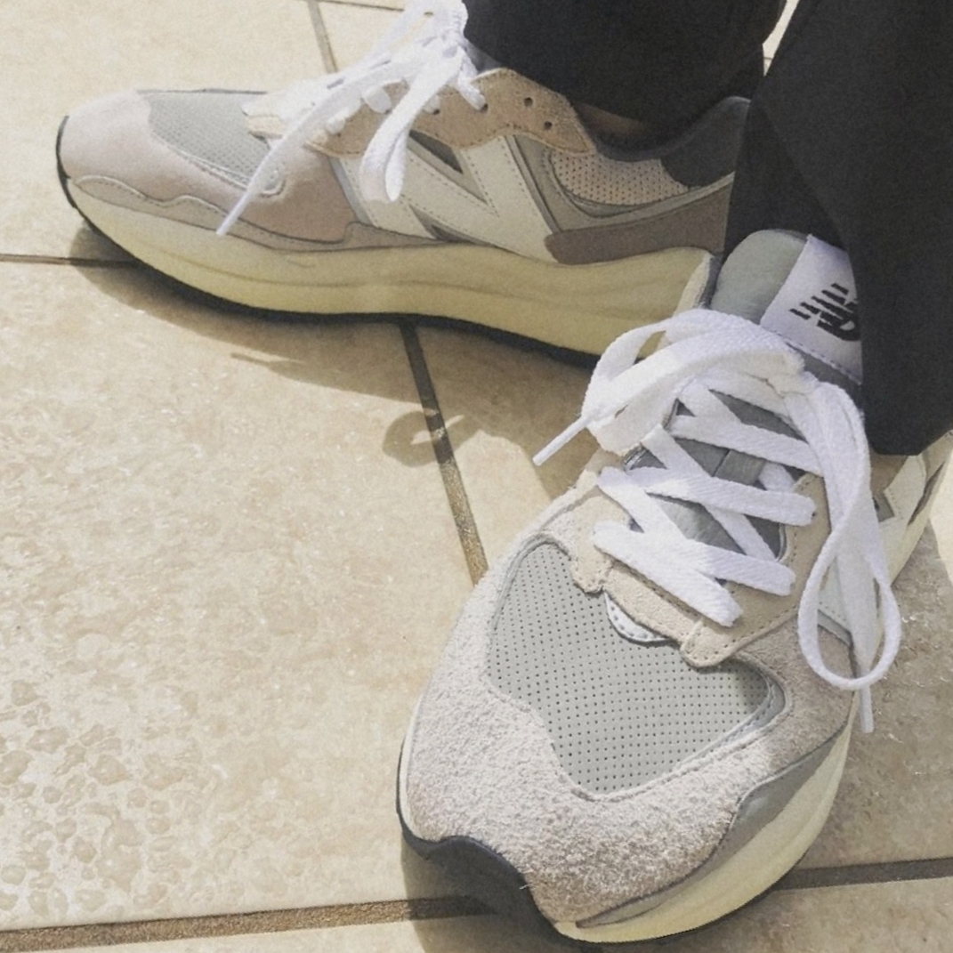 New Balance 5740 Grey 착용 스타일