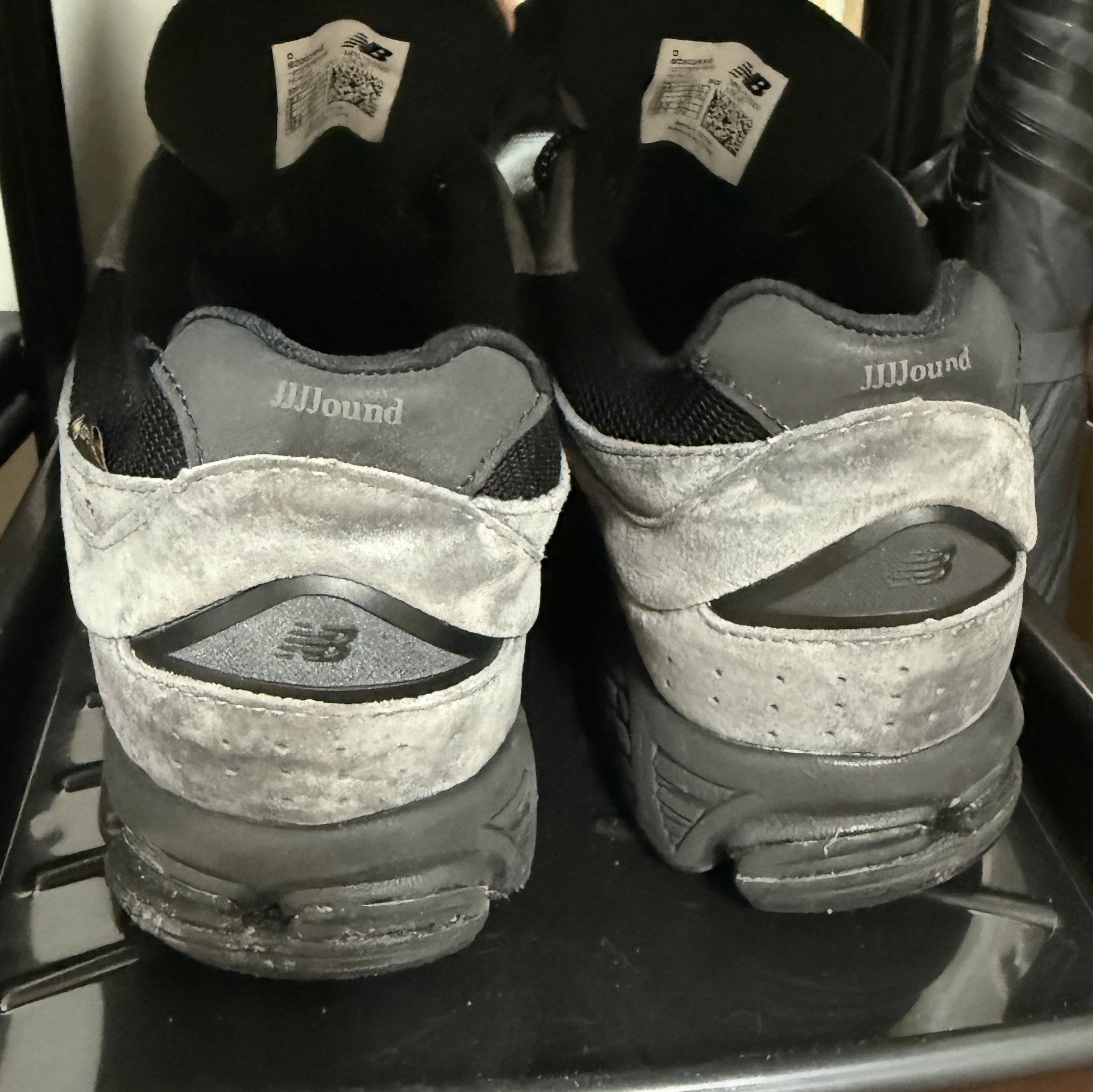 New Balance x JJJJound 2002R Gore-Tex Charcoal 착용 스타일