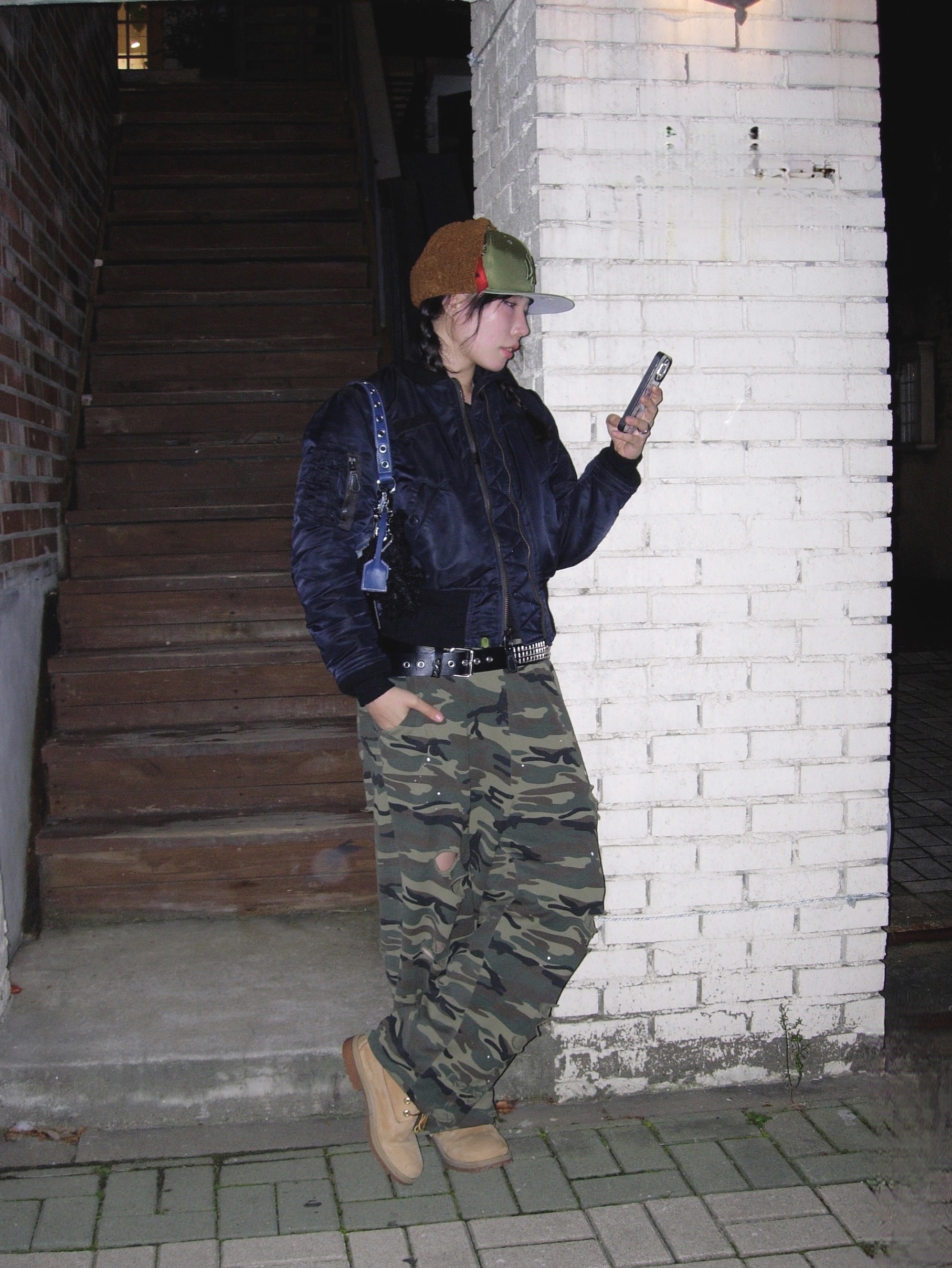 New Era MLB x Alpha Industries New York Yankees 5950 Dogear 59Fifty Fitted Cap Olive Green 착용 스타일 - 5