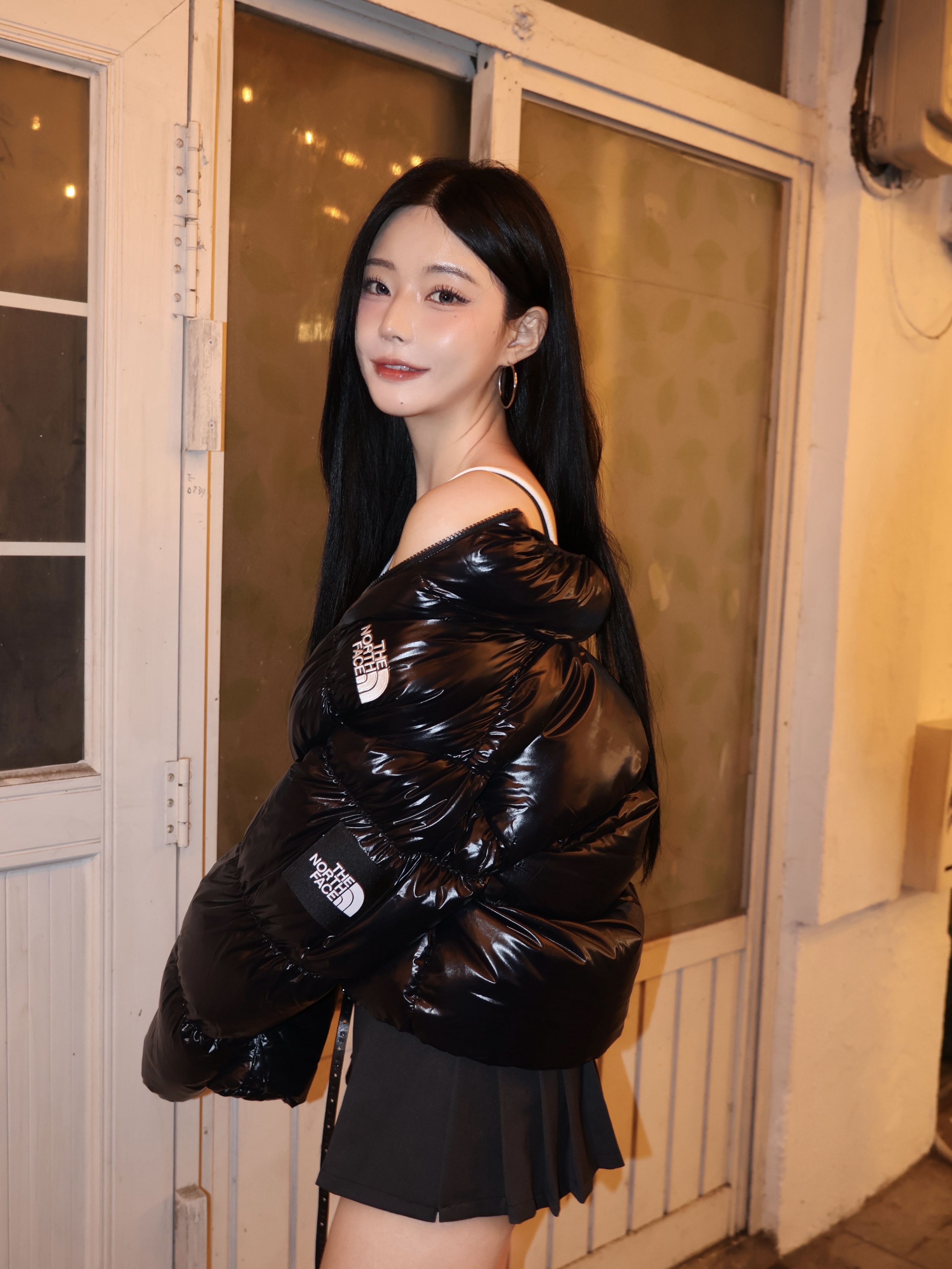 (W) The North Face Ella Down Jacket RDS Black - 25FW 착용 스타일 - 4