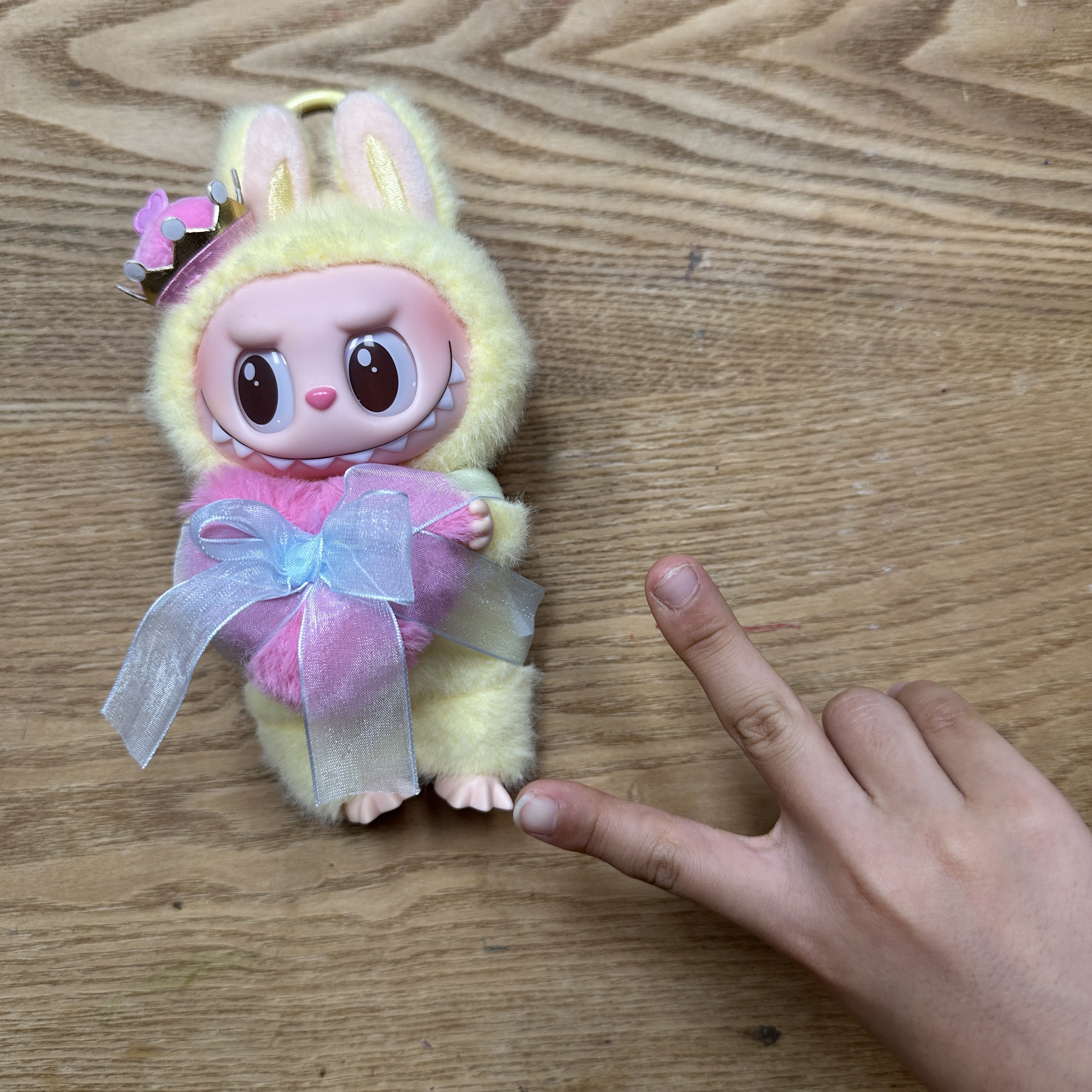 Pop Mart The Monsters Checkmate Series Plush Keyring 착용 스타일