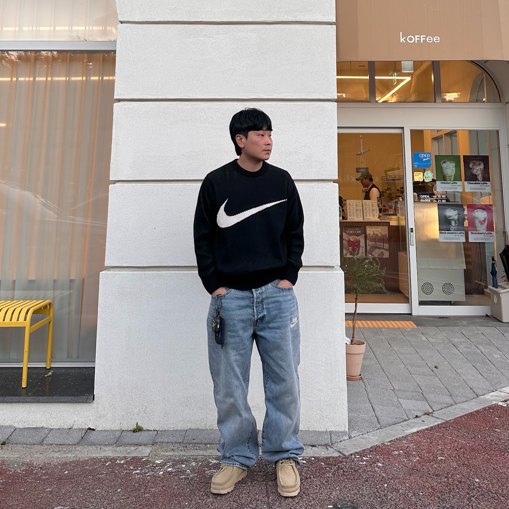 Supreme x Nike Swoosh Sweater Black - 19SS, Levi's x Nike Baggy Jeans Light Blue 착용 스타일 - 1