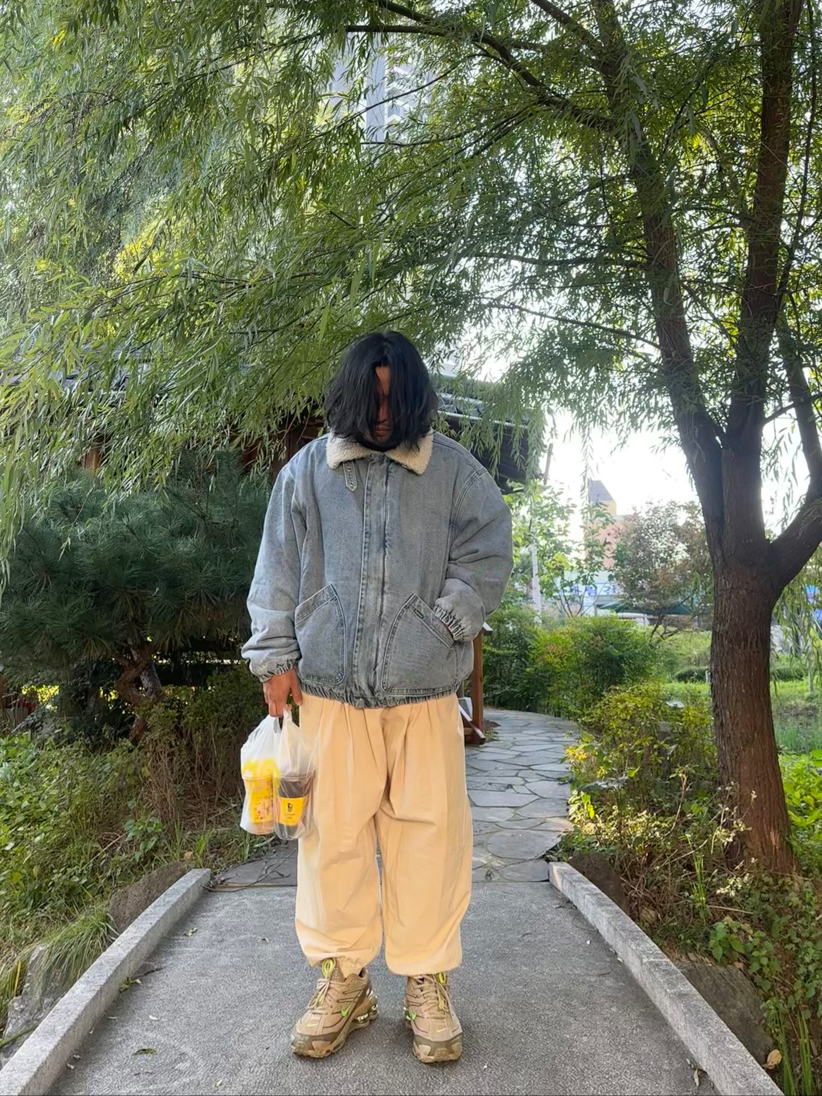 Supreme Faux Shearling Lined Bomber Jacket Denim - 24FW, Nike x Supreme Shox Ride 2 SP Neutral Olive 착용 스타일 - 1