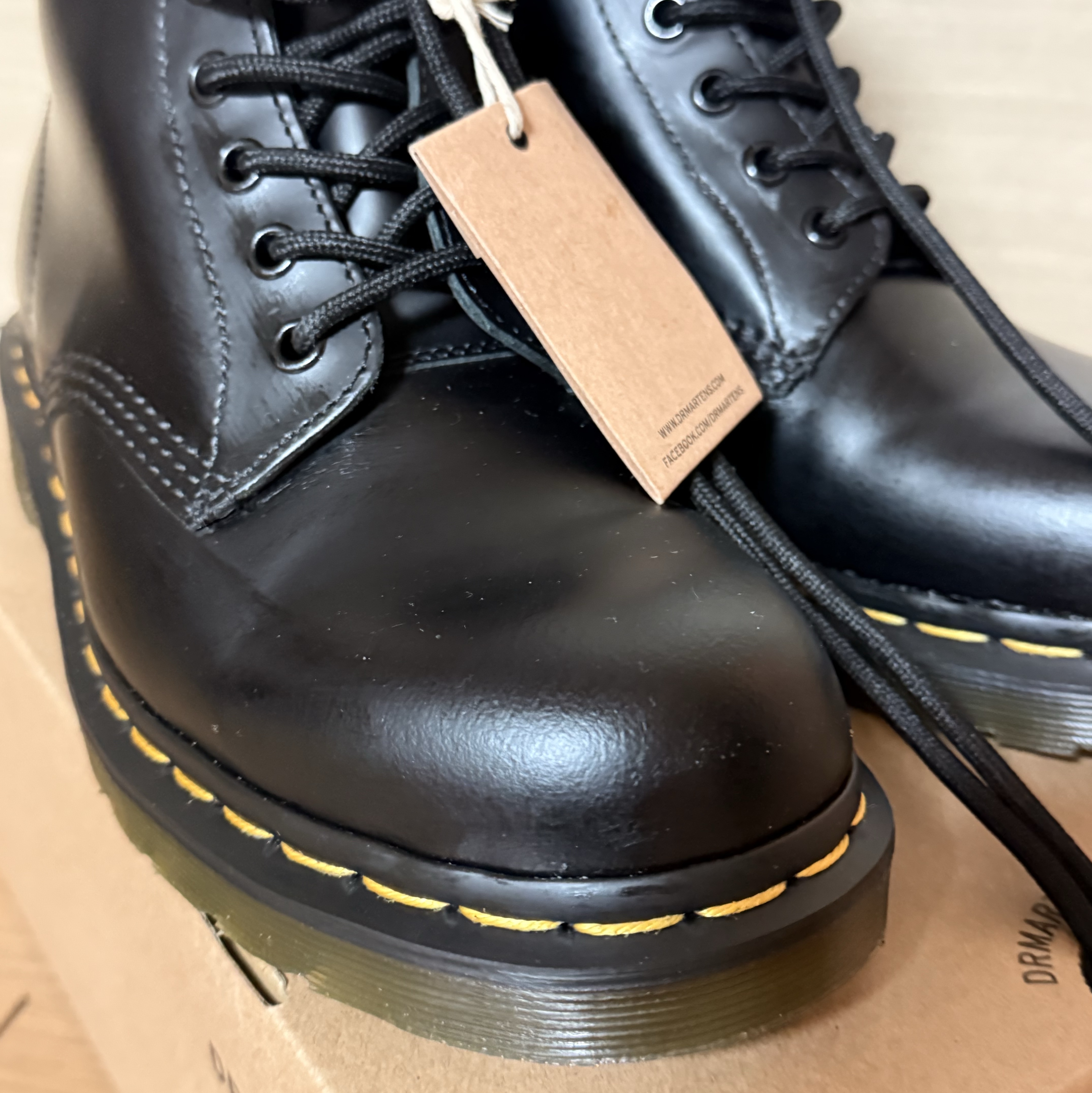 Dr. Martens 1460 Smooth Boots Black 착용 스타일 - 3