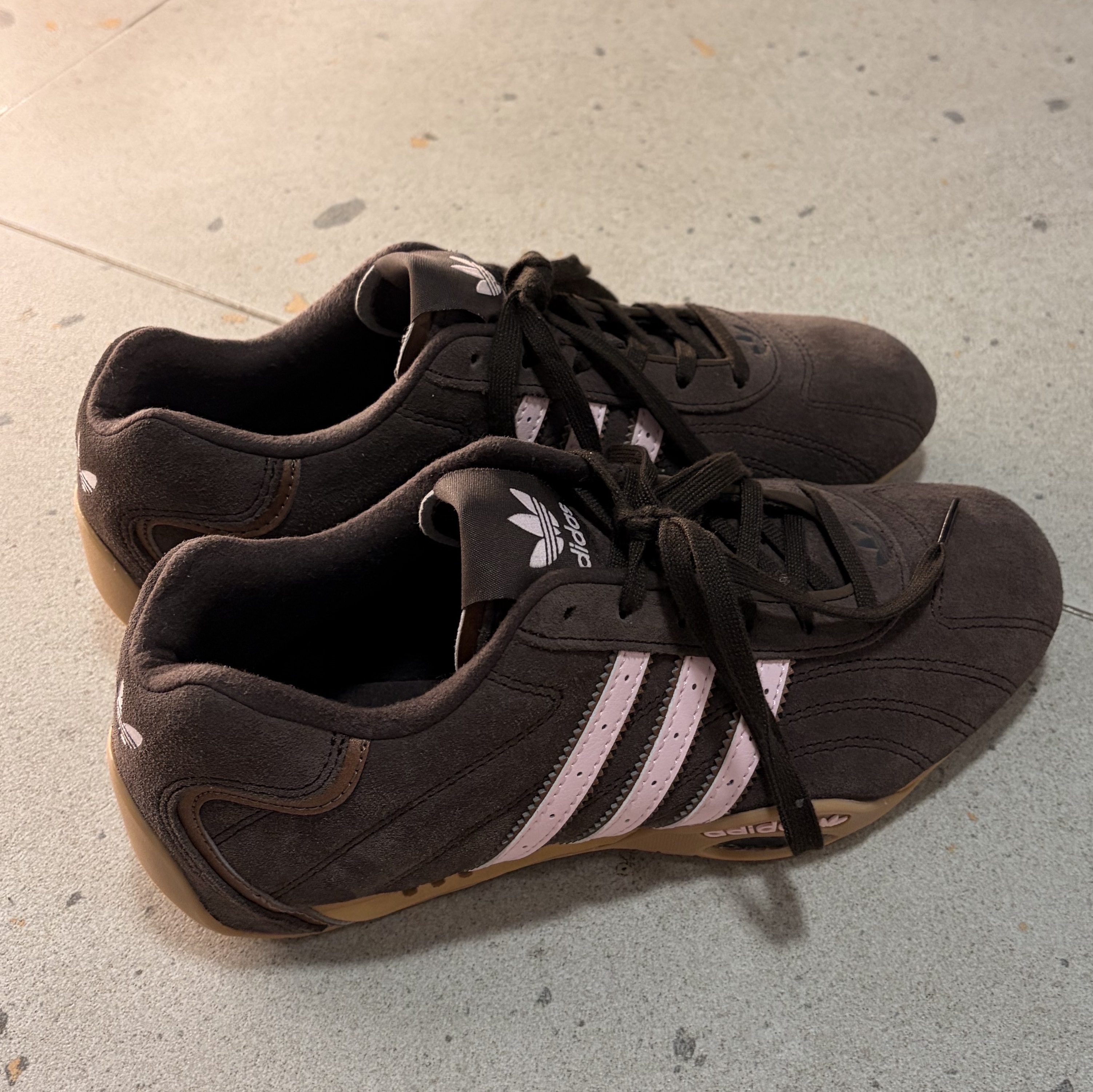 (W) Adidas Adiracer Lo Dark Brown Clear Pink 착용 스타일