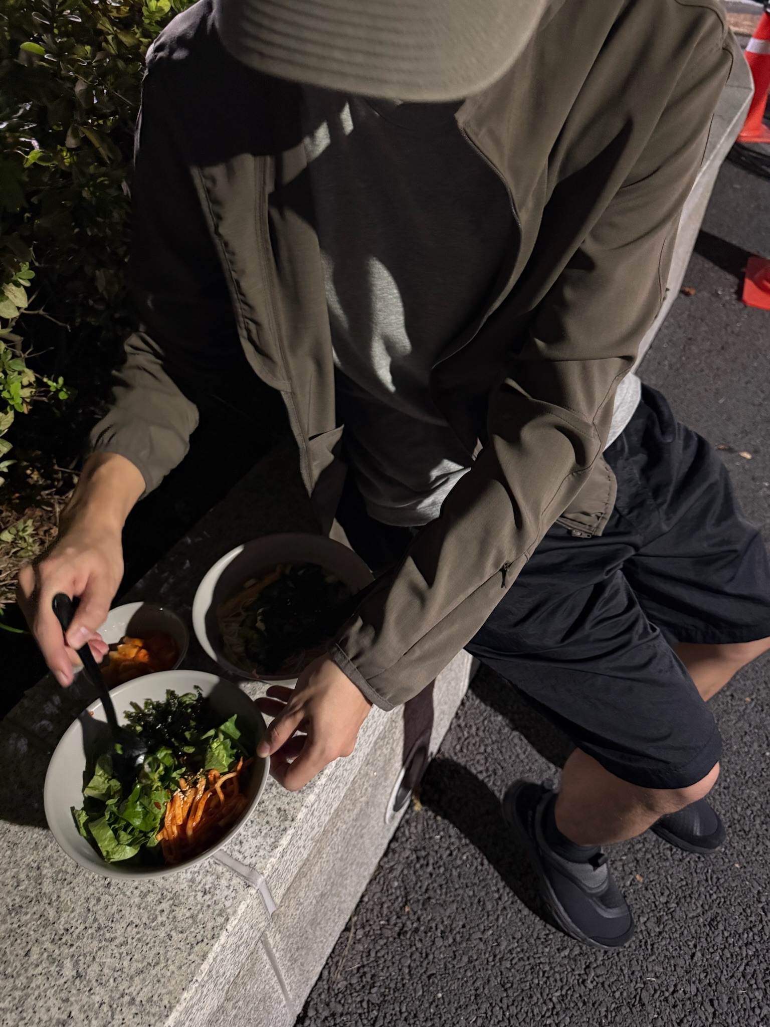 Salomon RX Snug Black Magnet, Diesel x Thug Club 5 Pockets Thug Club Denim Pants Black Dark Gray 착용 스타일 - 3