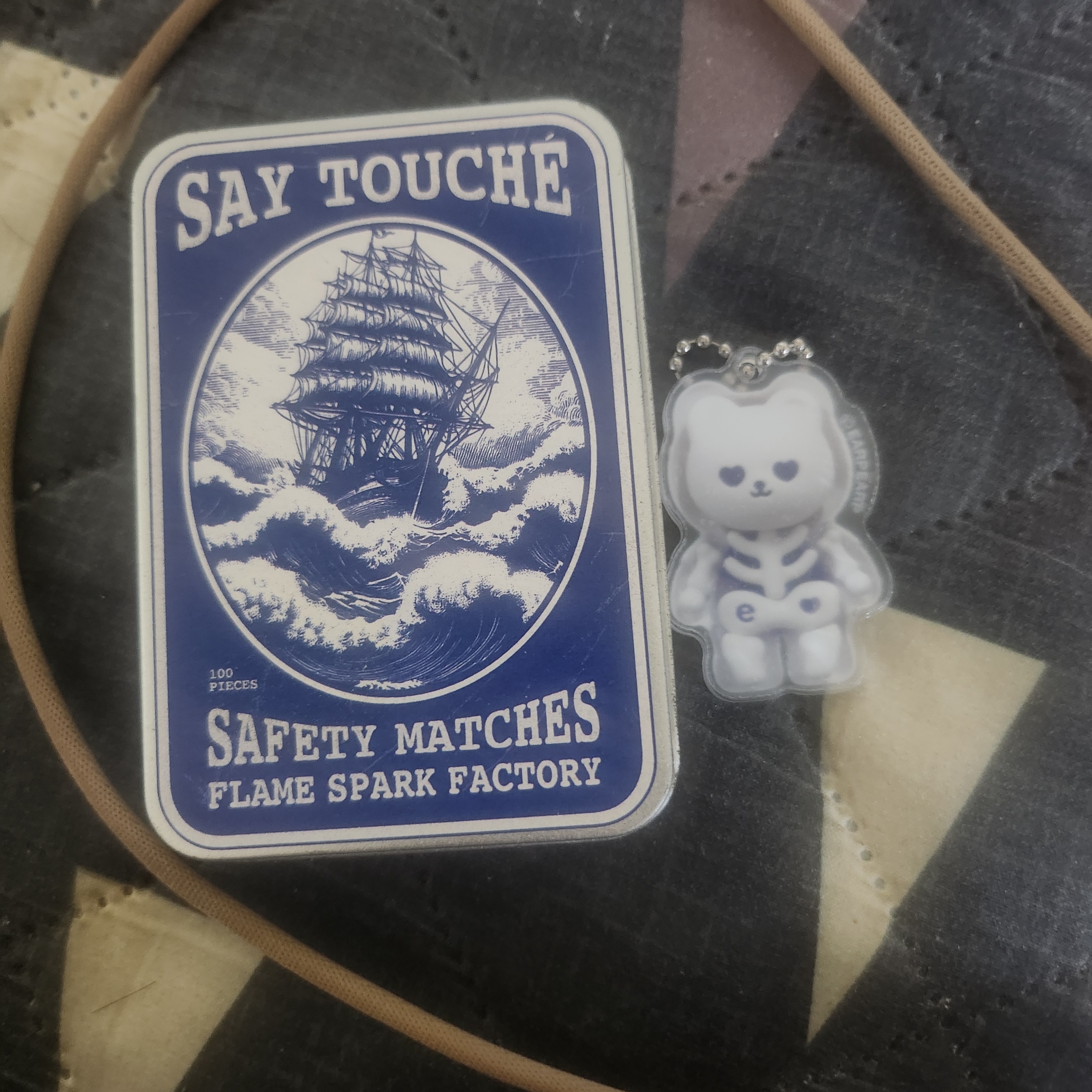 Say Touche Touché Tin Case Blue, earpearp Scully Covy Key Chain 착용 스타일
