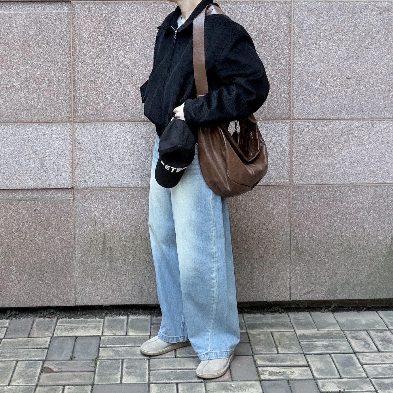 Clarks Desert Trek Taupe Nubuck, noun Corduroy Denim Pants Light Blue 착용 스타일 - 2