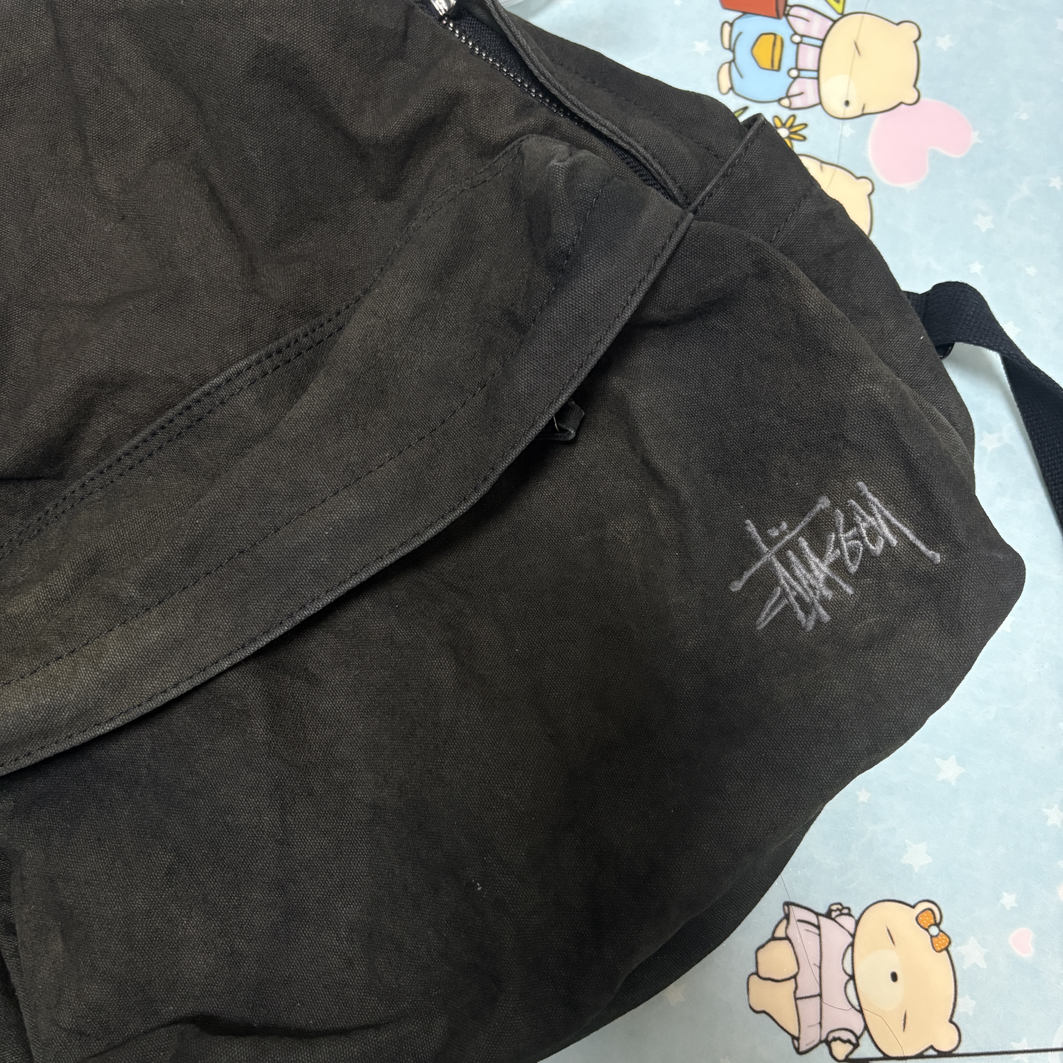 Stussy Canvas Backpack Washed Black 착용 스타일 - 2