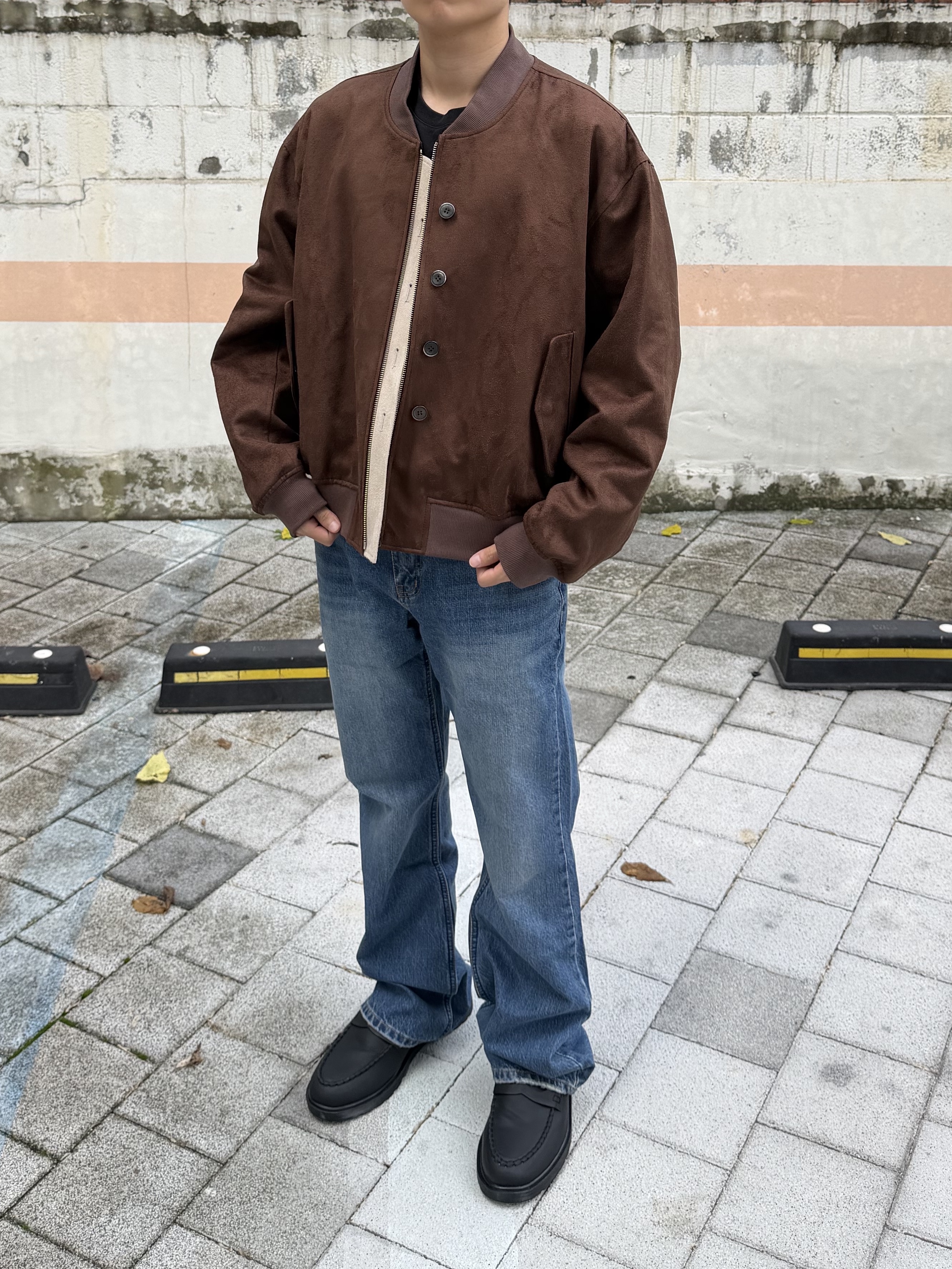 Hono Report 4 Button Bomber Jacket Dark Brown, Hono Report Bell Bottom Denim Pants Blue 착용 스타일 - 2