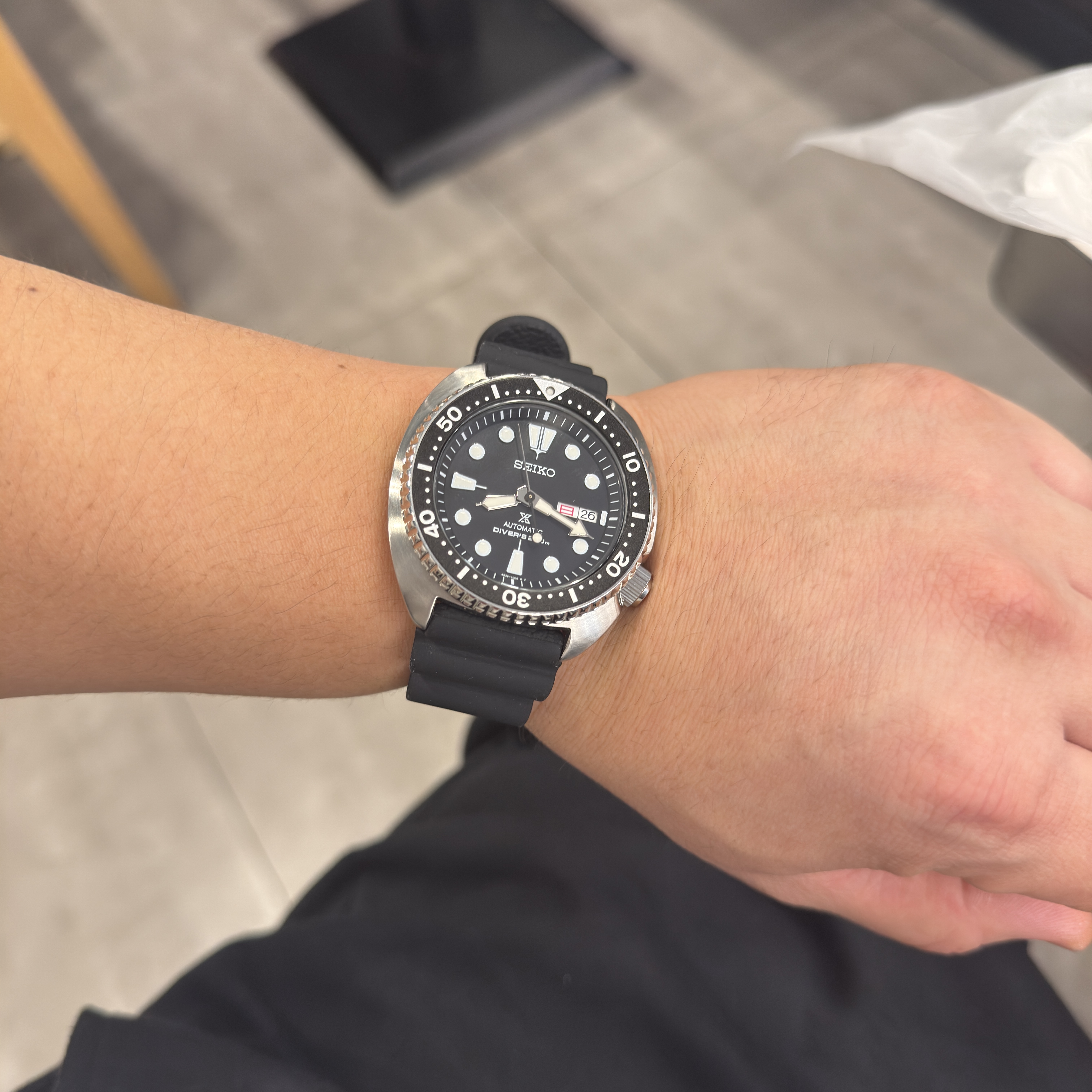 Seiko Prospex SRPE93 Black 착용 스타일