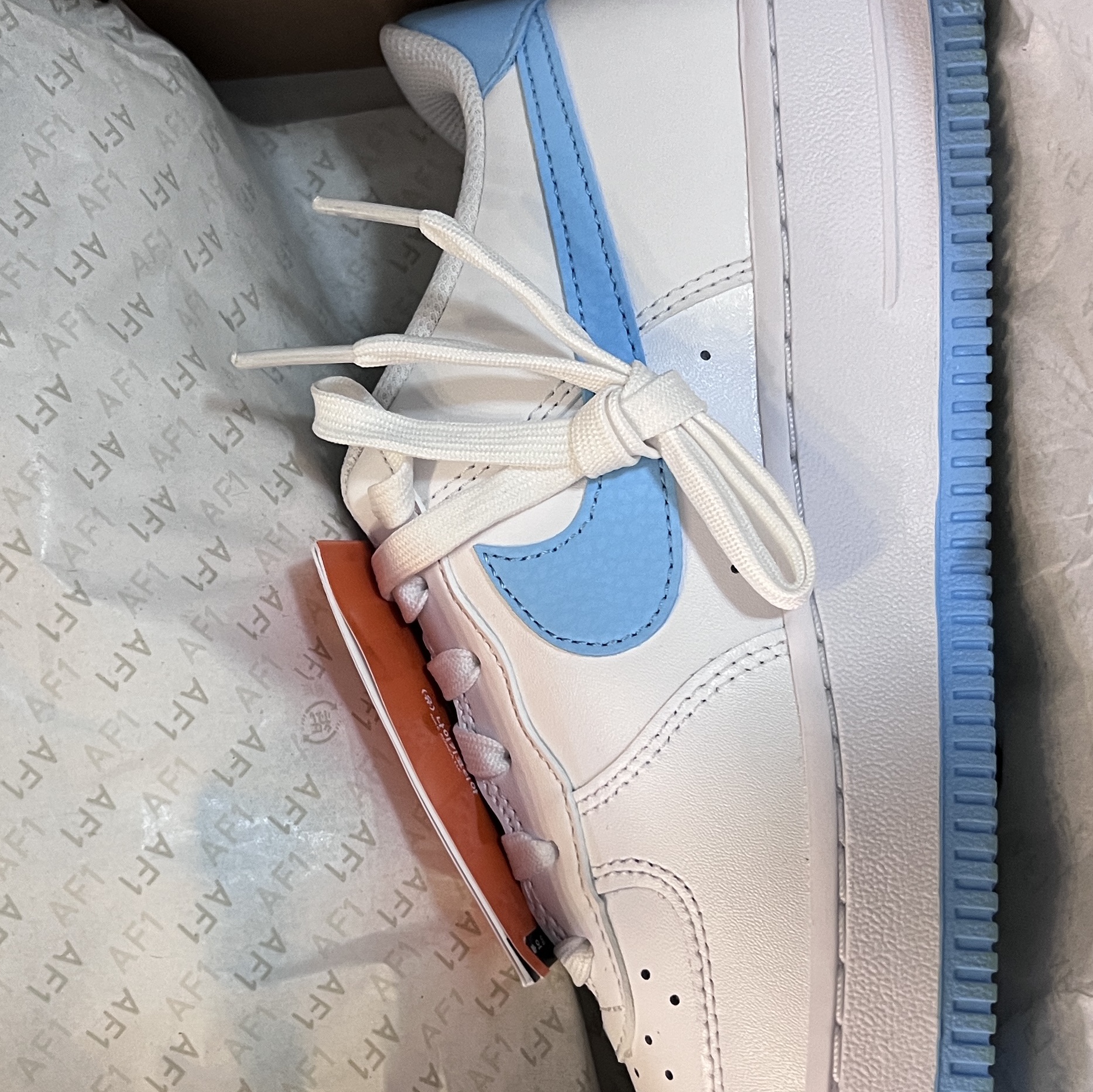 (GS) Nike Air Force 1 White Aquarius Blue 착용 스타일