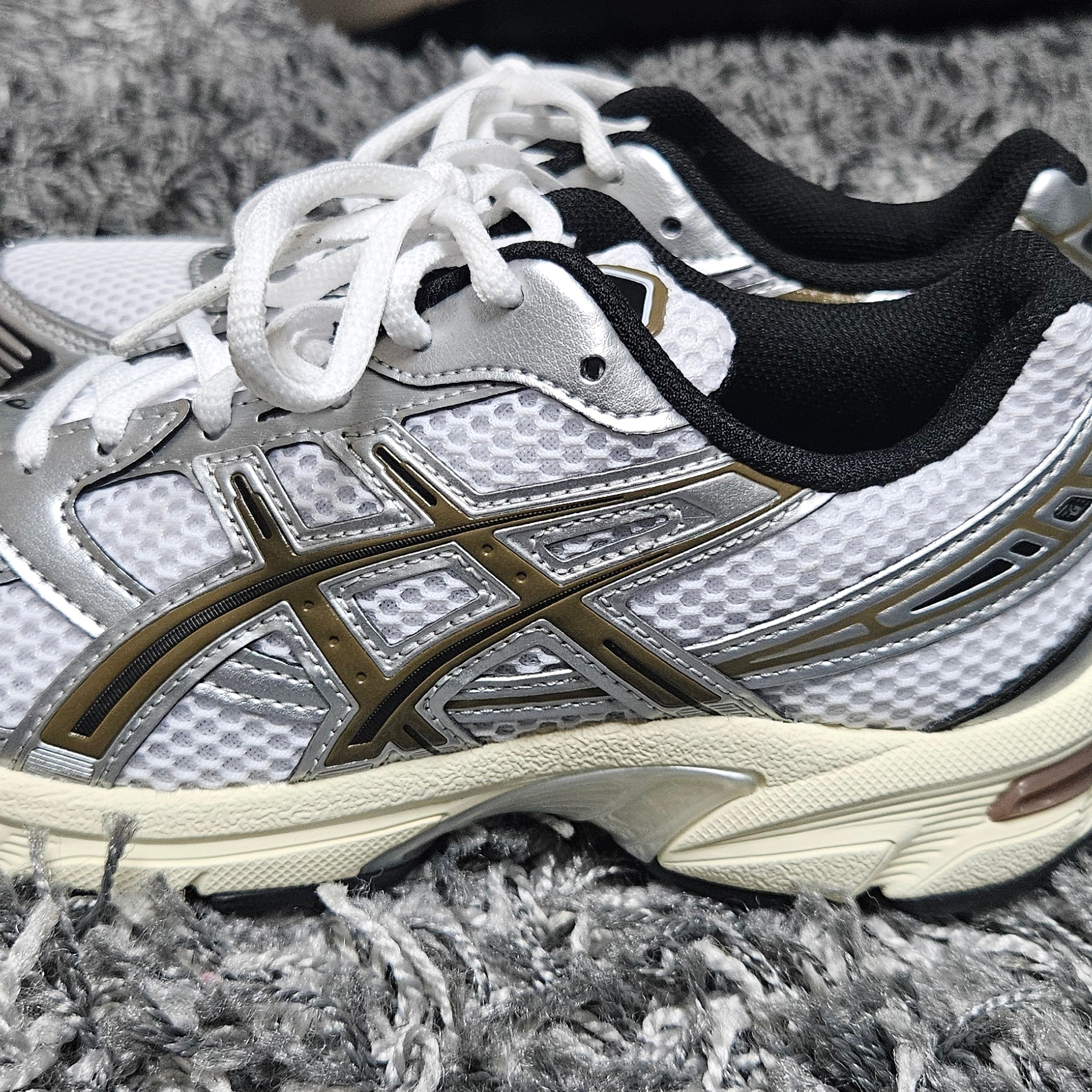 Asics Gel-1130 White Clay Canyon 착용 스타일