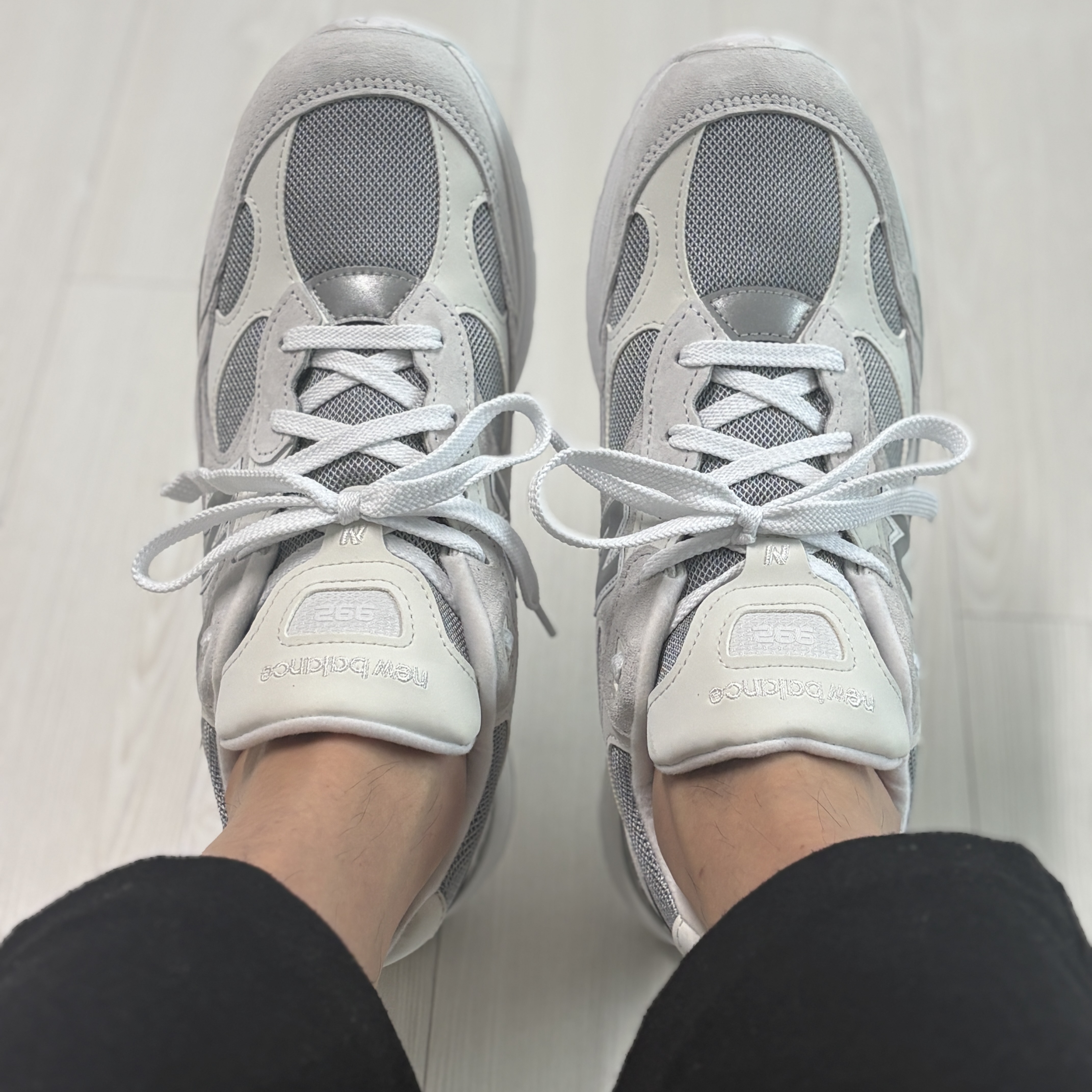 New Balance 992 Made in USA Core White Reflection 착용 스타일 - 2