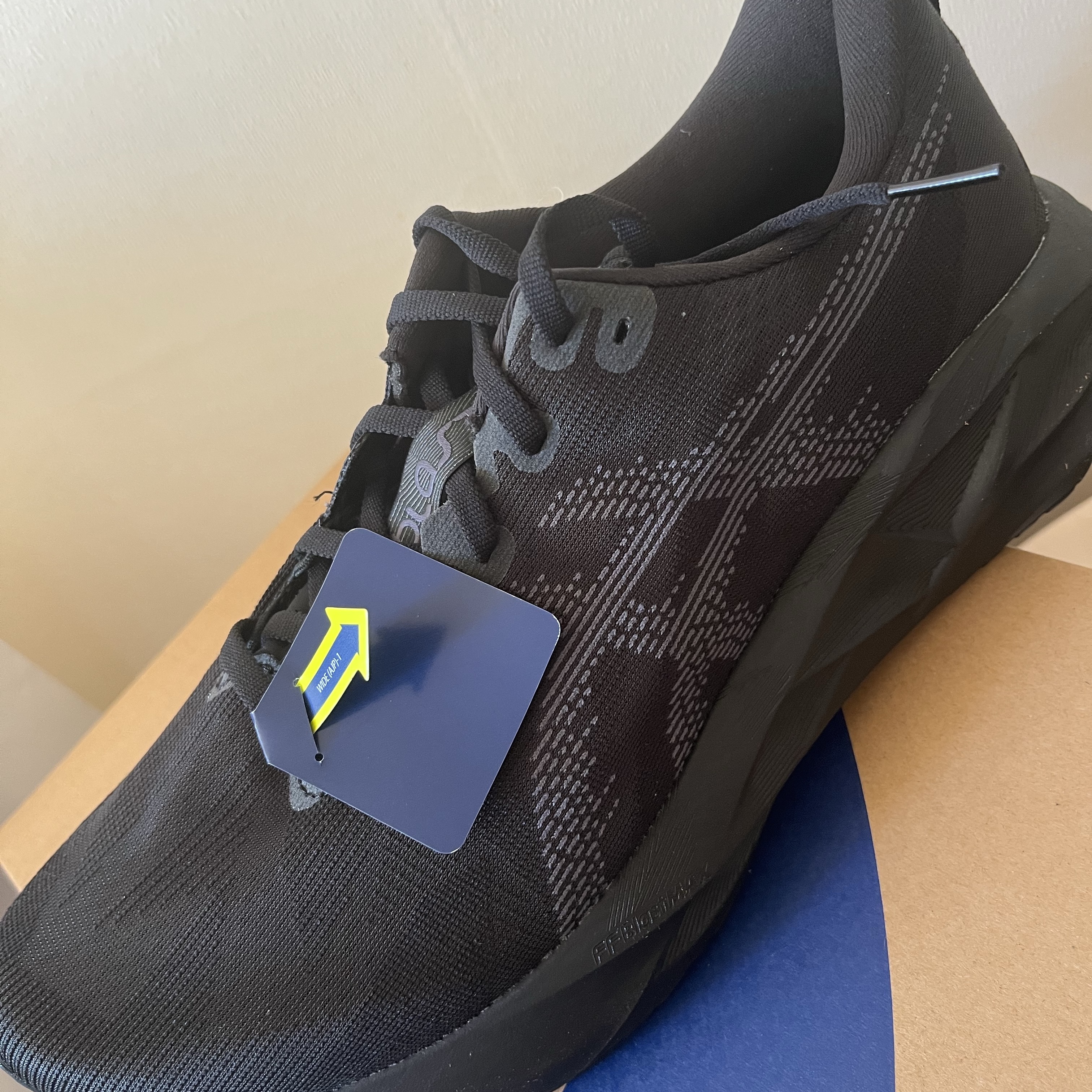 Asics Novablast 5 Black Carrier Grey 착용 스타일