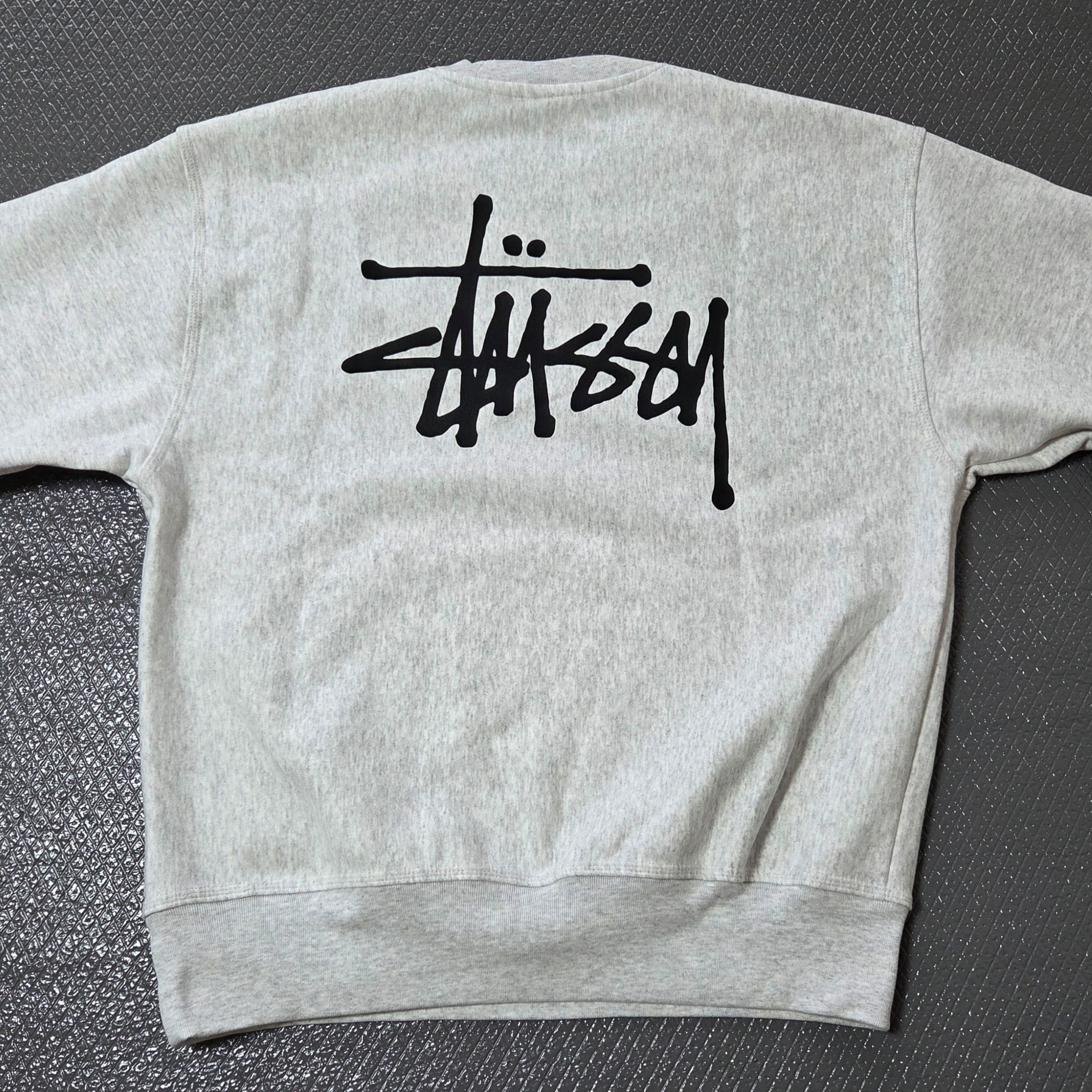 Stussy Basic Stussy Crew Ash Heather 착용 스타일 - 3