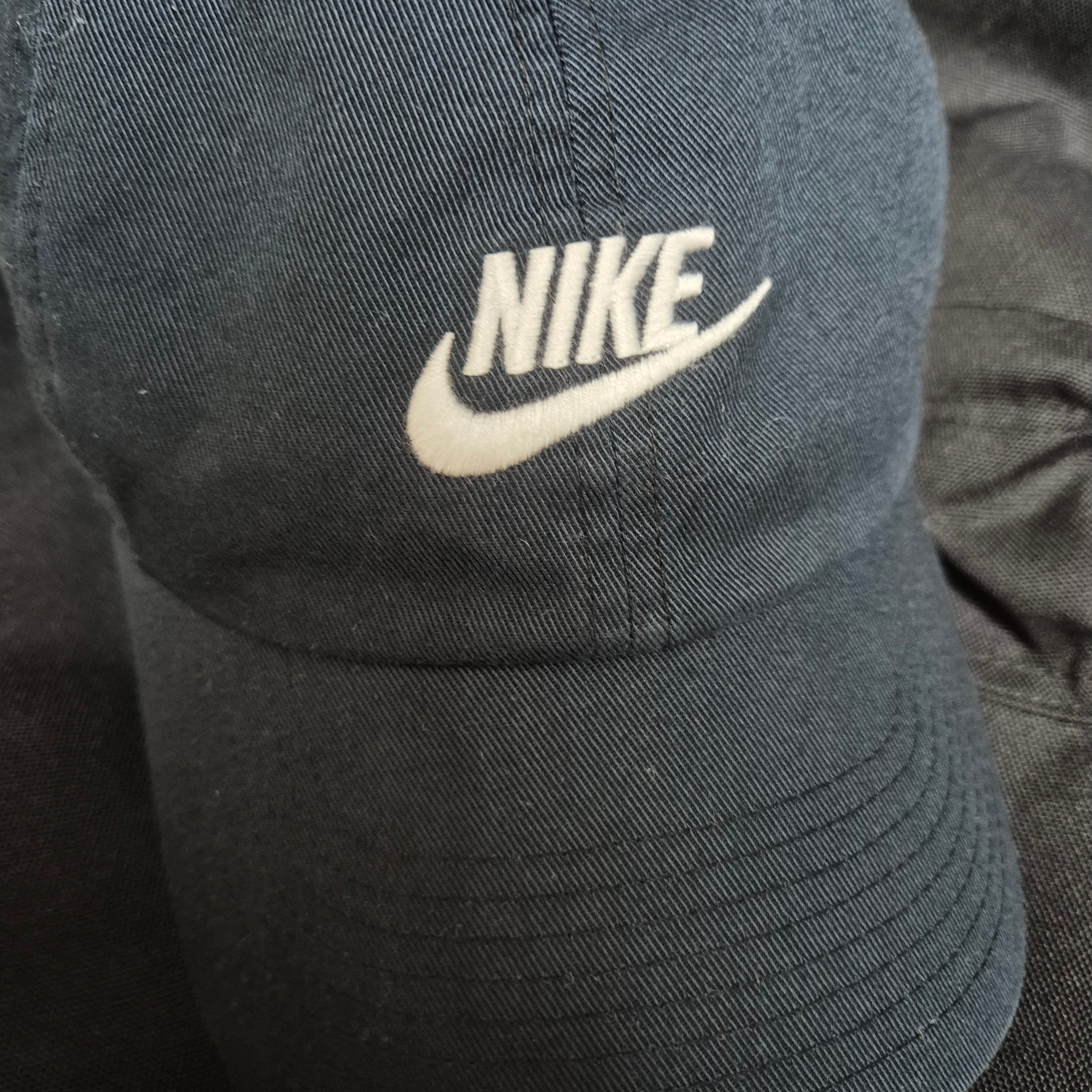 Nike Dri-Fit Club Structured Swoosh Cap Black 착용 스타일