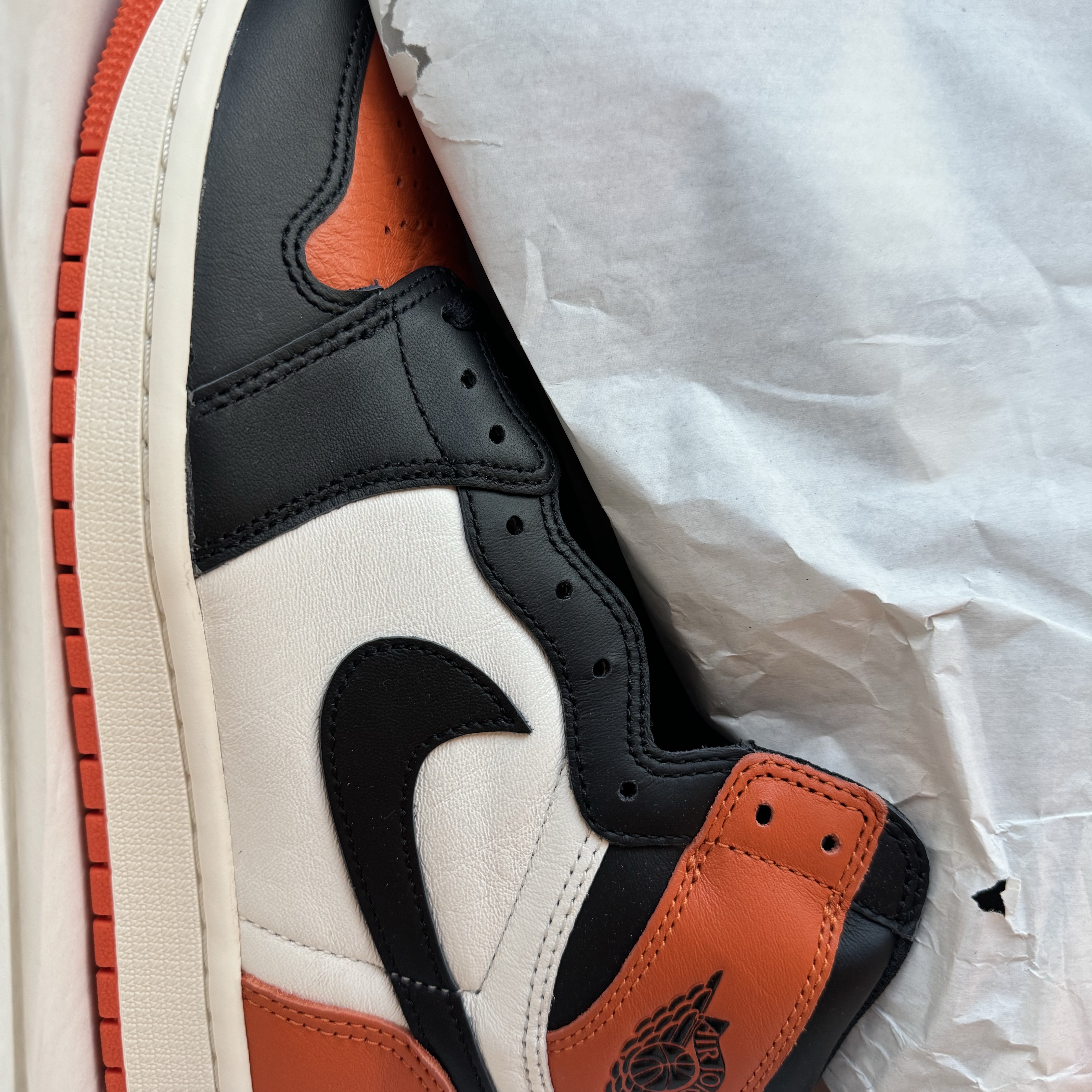 Jordan 1 Retro High OG Shattered Backboard 착용 스타일