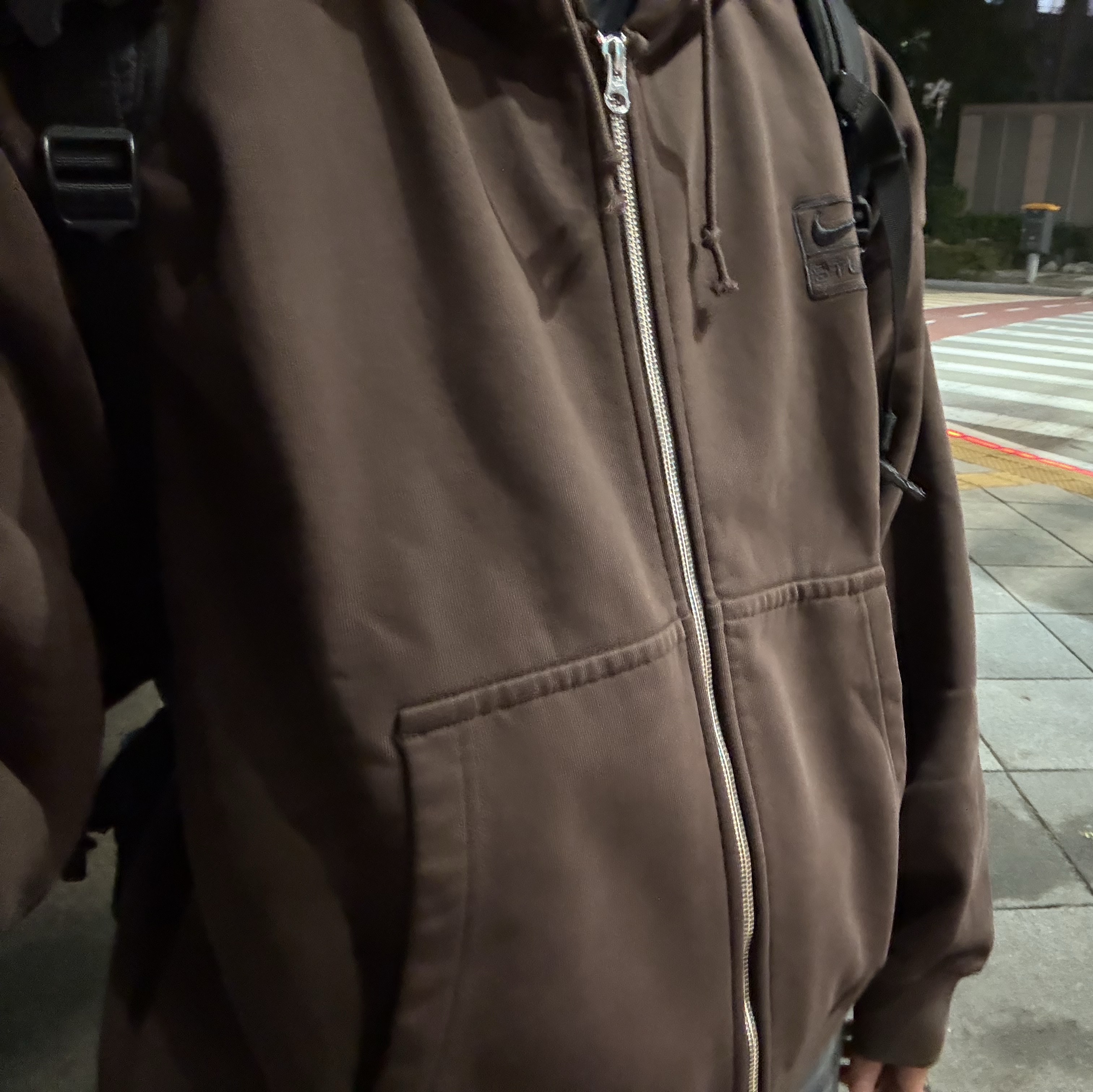 Nike x Stussy Stone Washed Fleece Zip Hoodie Dark Cinder (FJ9175-261) 착용 스타일
