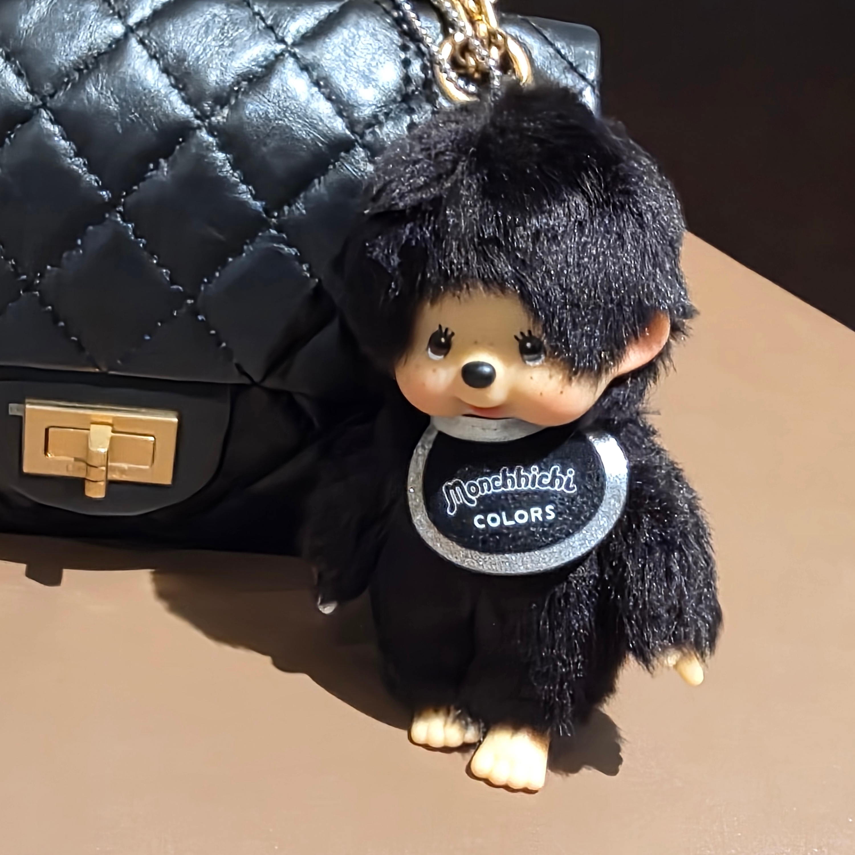 Monchhichi Colors Key Chain Black, Chanel Mini 2.55 Handbag Aged Calfskin & Gold Black 착용 스타일 - 2