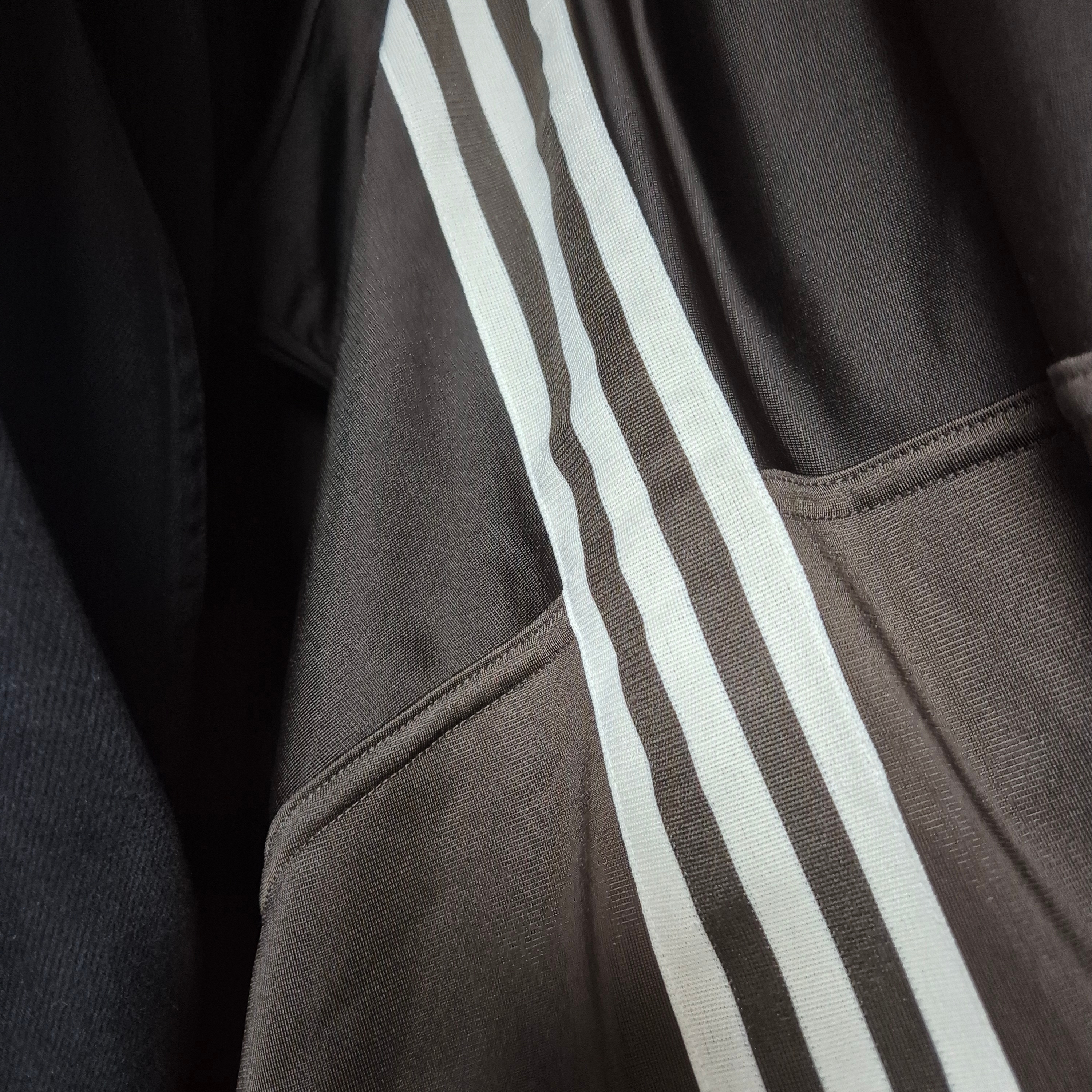 Adidas Originals Track Jacket Gender Neutral Dark Brown Wonder White - KR Sizing 착용 스타일
