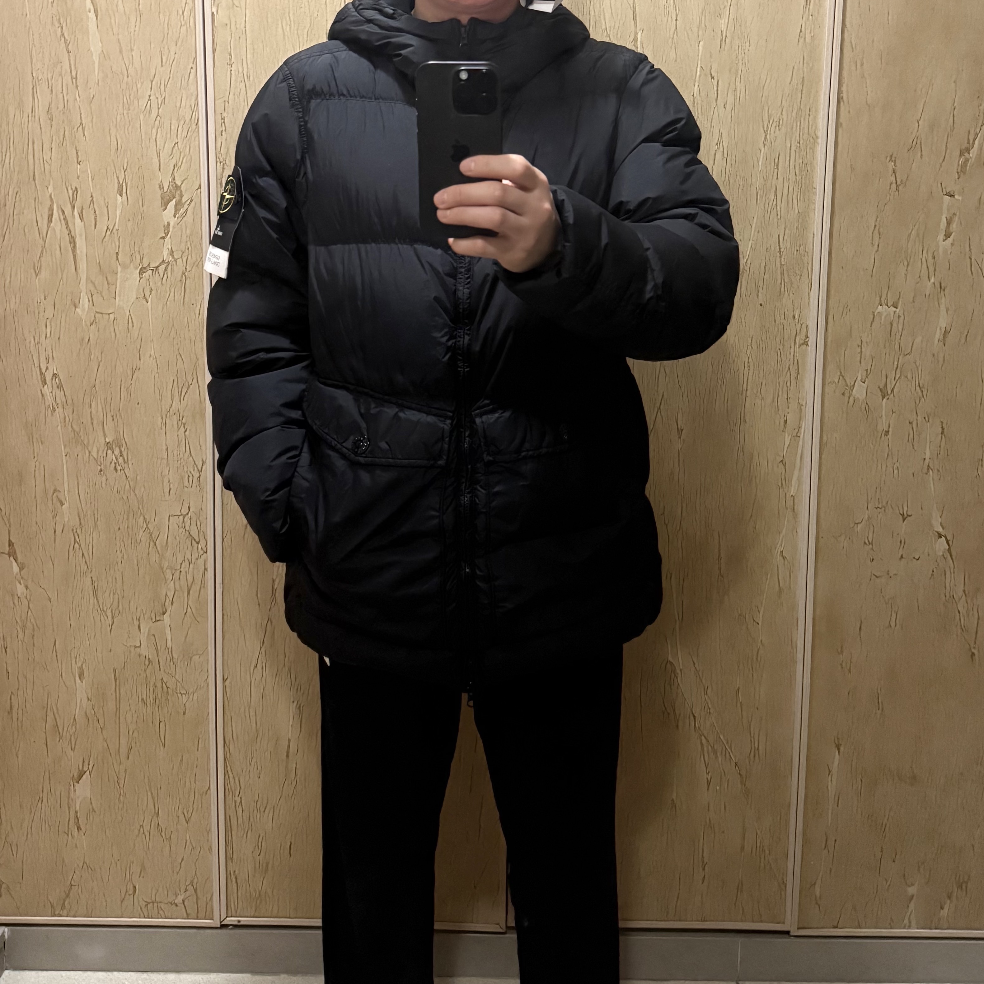Stone Island 4100011 Crinkle Reps NY Recycled Nylon Hooded Down Jacket Black - 25FW 착용 스타일 - 1