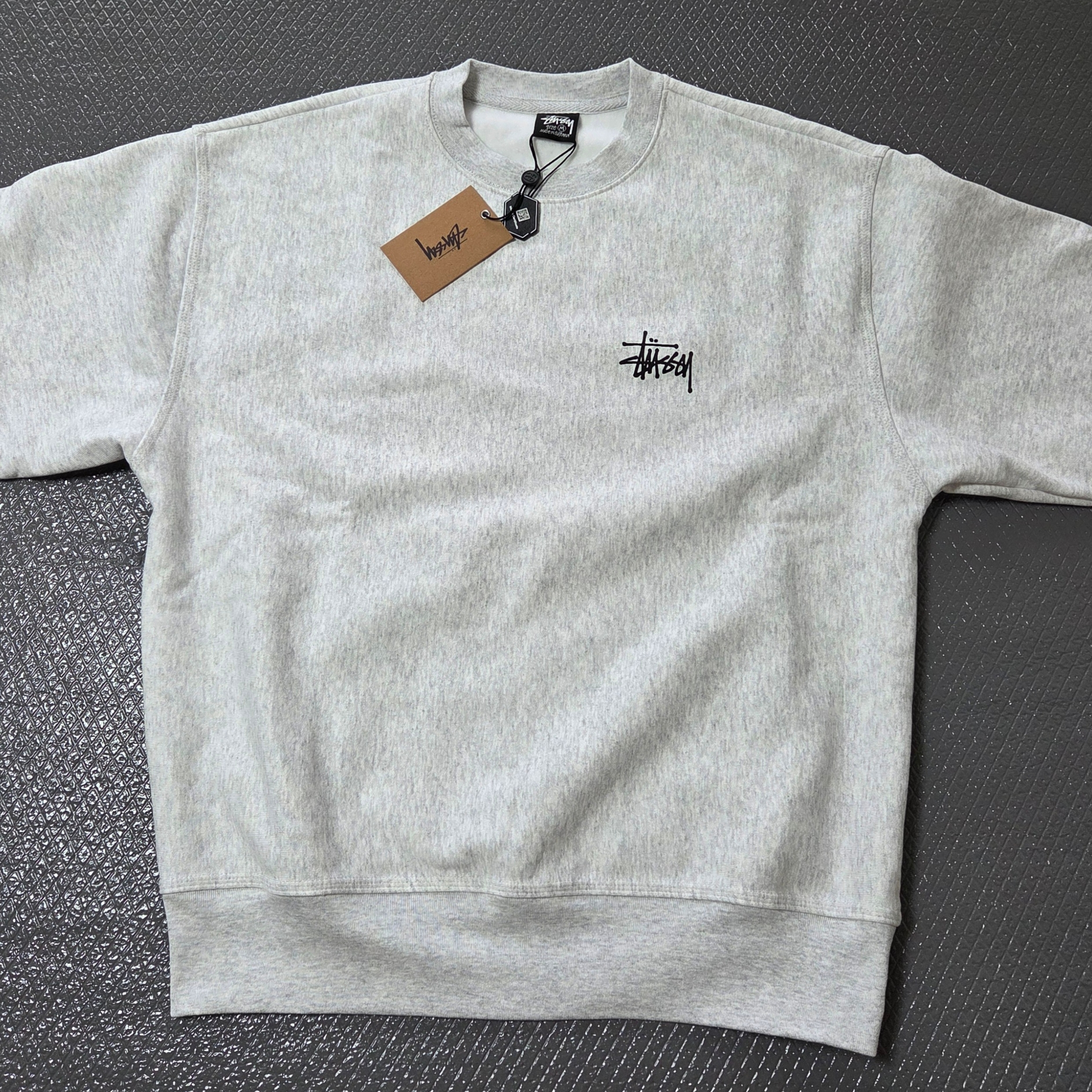 Stussy Basic Stussy Crew Ash Heather 착용 스타일 - 2