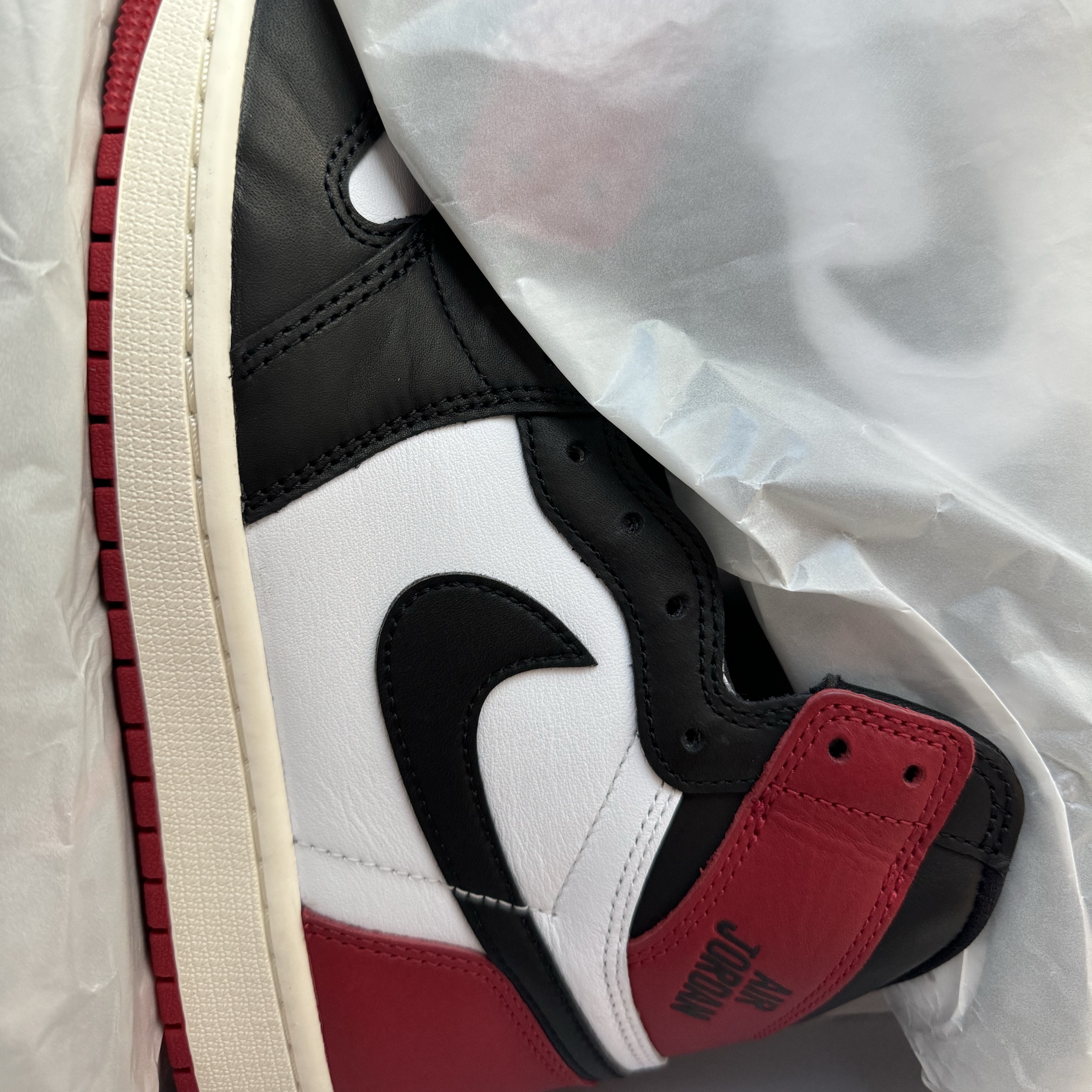 Jordan 1 Retro High OG Black Toe 착용 스타일