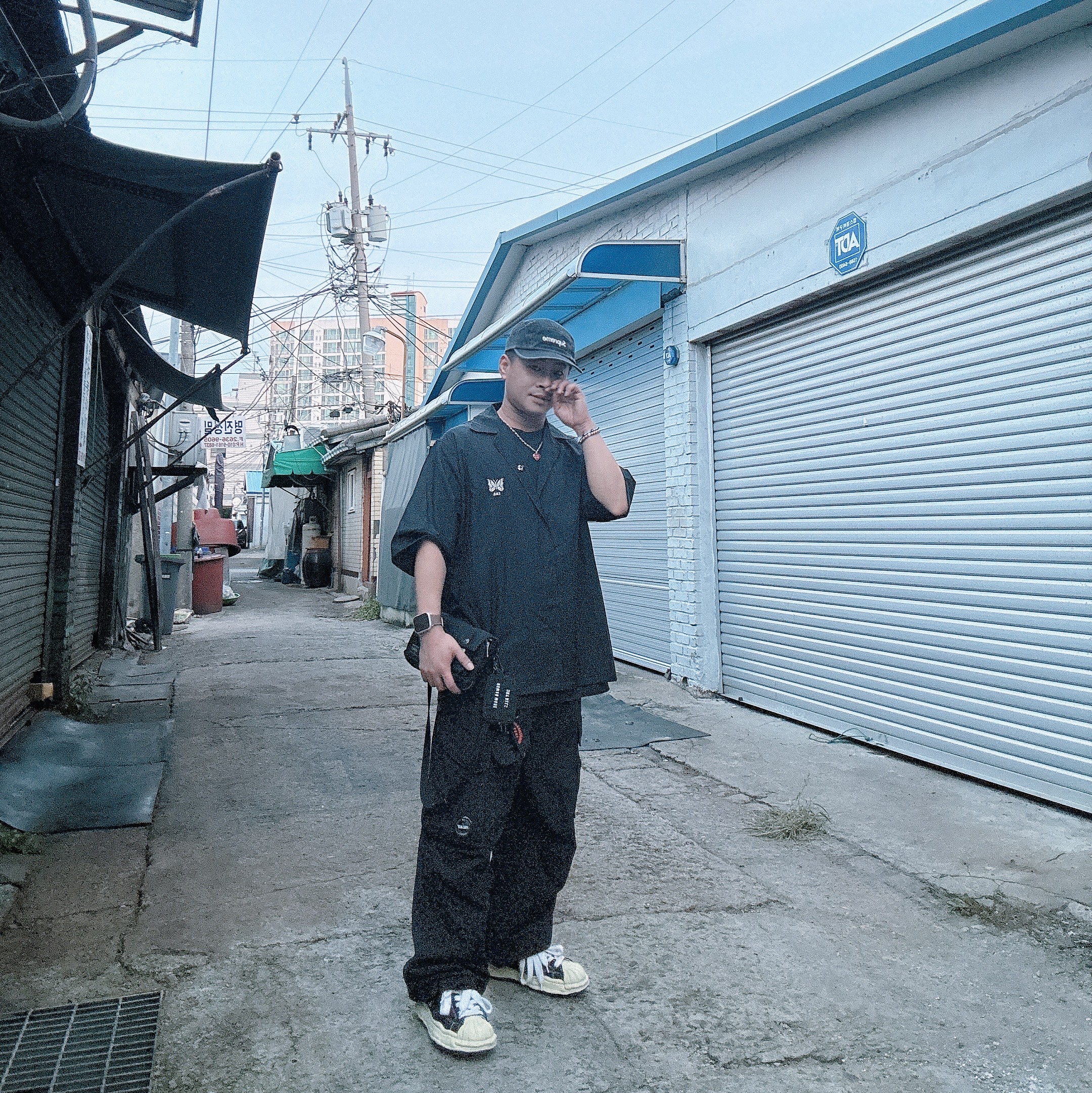 Palace x C.P. Company Trouser Black - 23FW, Maison Mihara Yasuhiro Blakey VL OG Sole Canvas Low-top Sneakers Black 착용 스타일 - 1