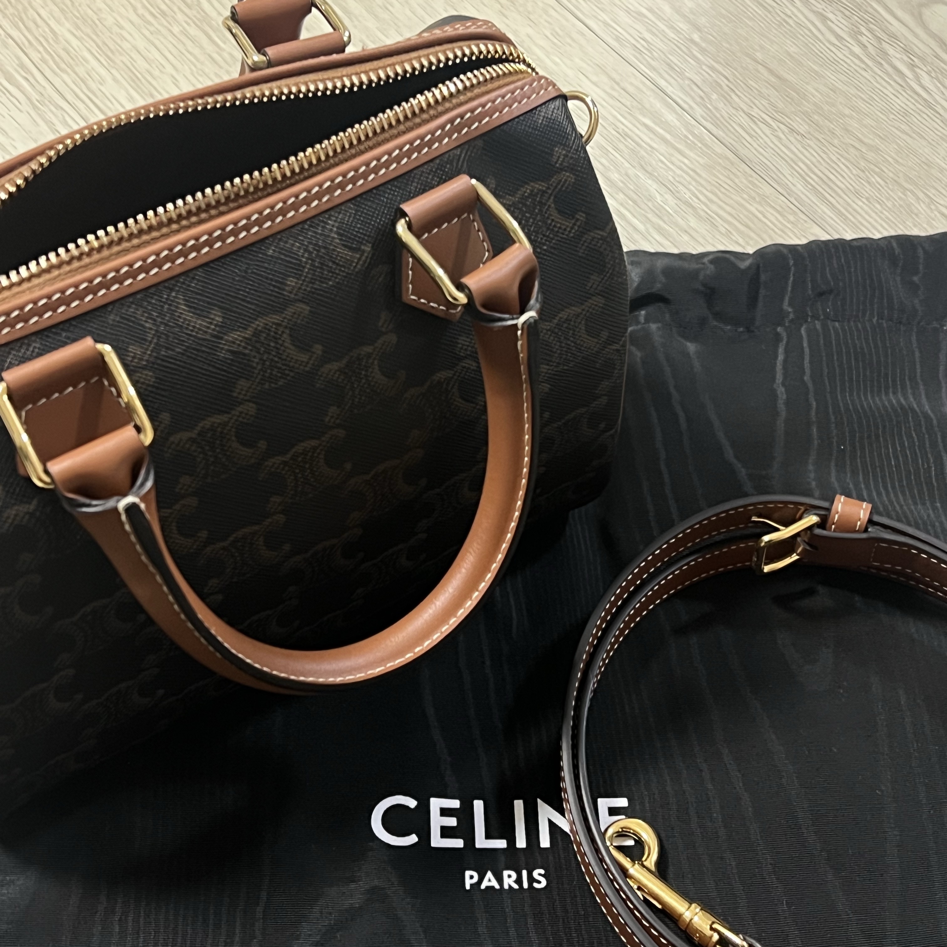 Celine Small Boston Cuir Triomphe in Triomphe Canvas Calfskin Tan 착용 스타일 - 2