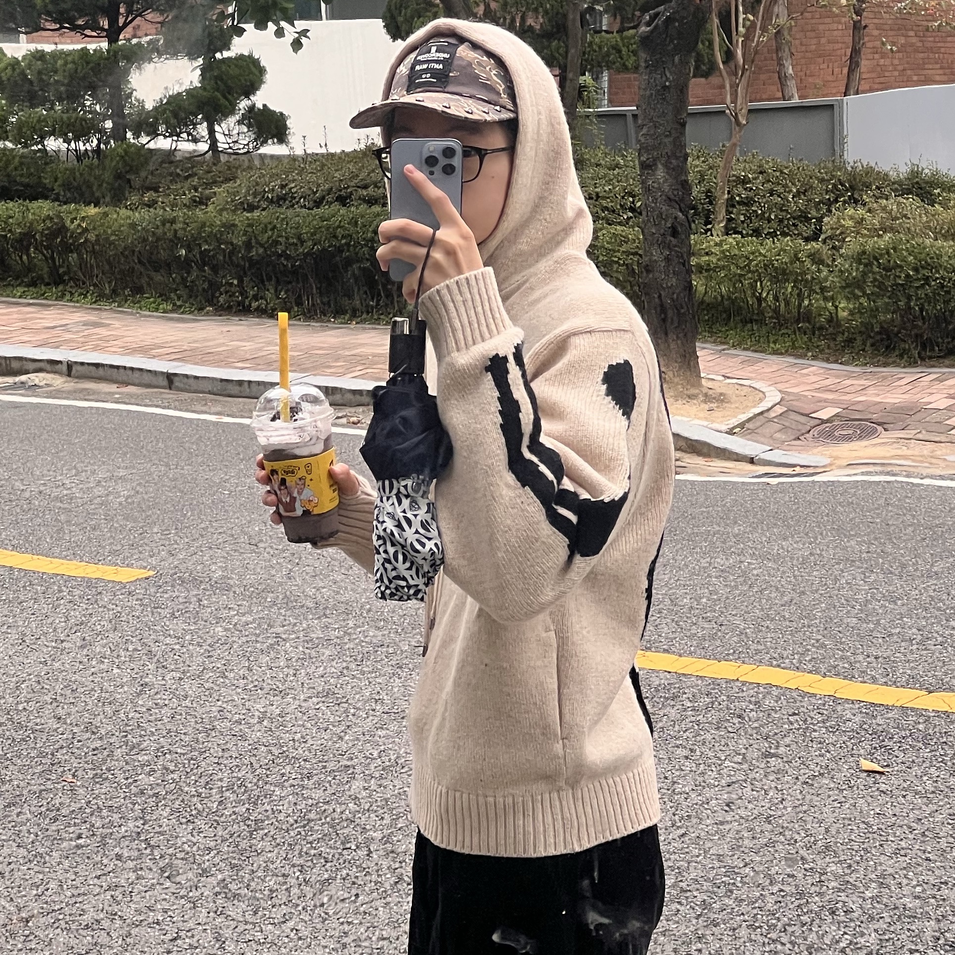 Kapital 5G Wool Bone Hooded Sweater Kinari, Supreme x Undercover Studded 6-Panel Brown Camo - 23SS 착용 스타일
