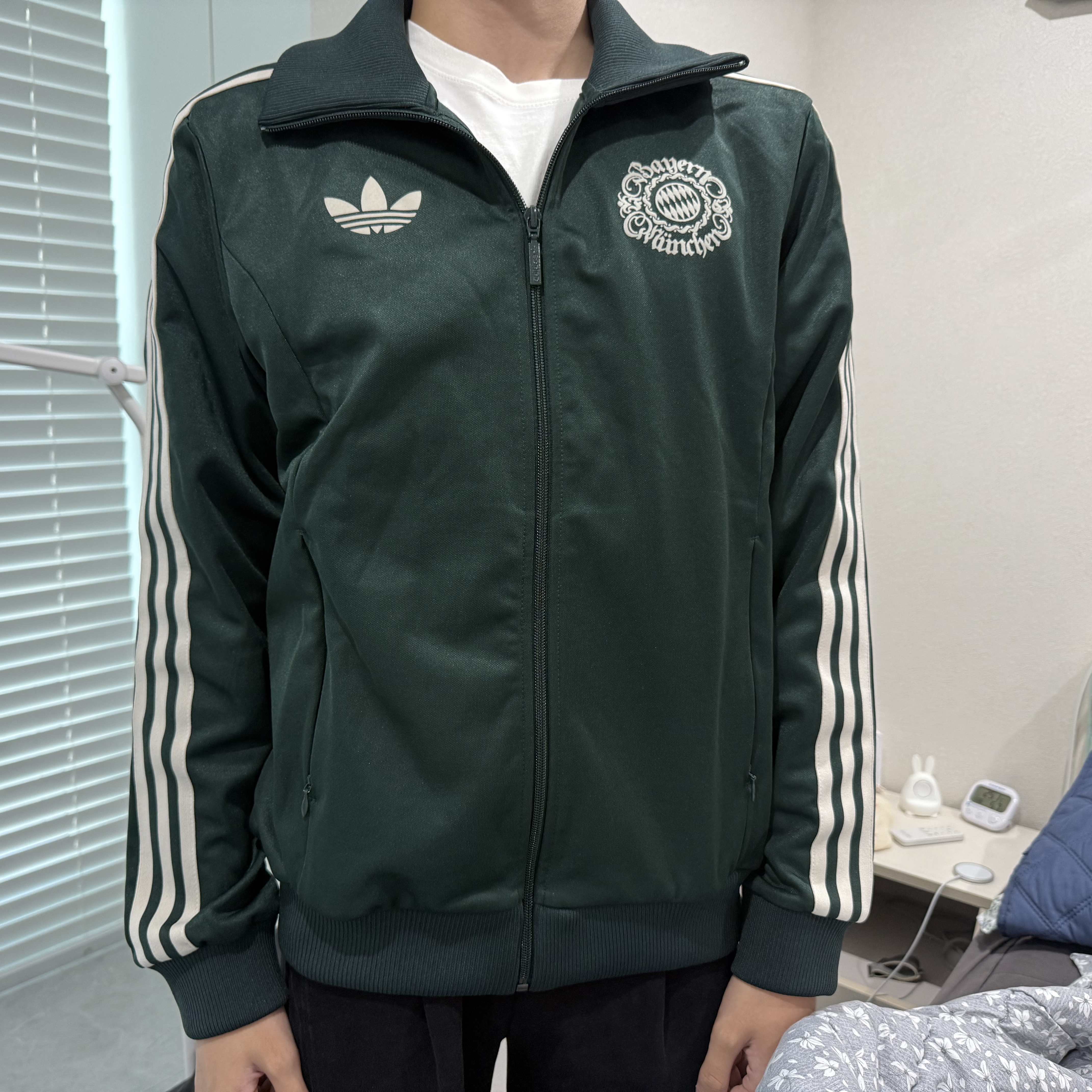 Adidas Bayern Munchen Seasonal Track Top Shadow Green - KR Sizing 착용 스타일
