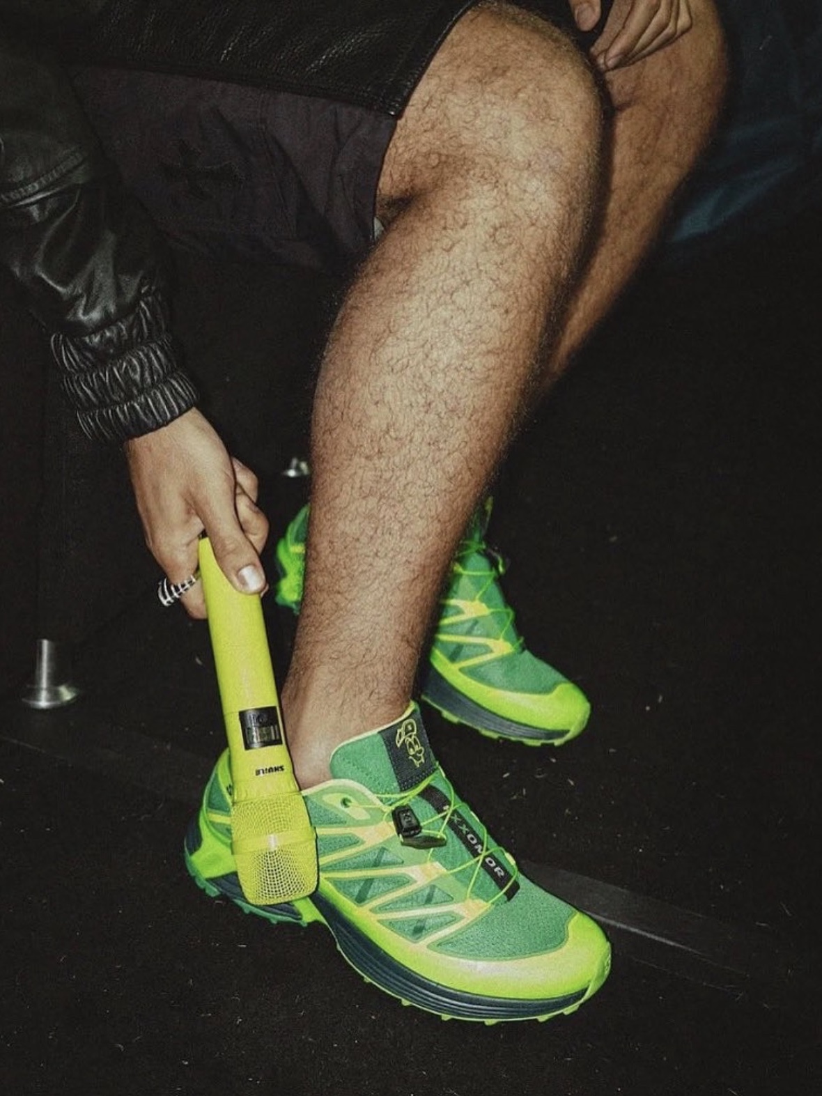 Salomon x Feid XT-Pathway 2 Bright Green Green Gecko 착용 스타일 - 1