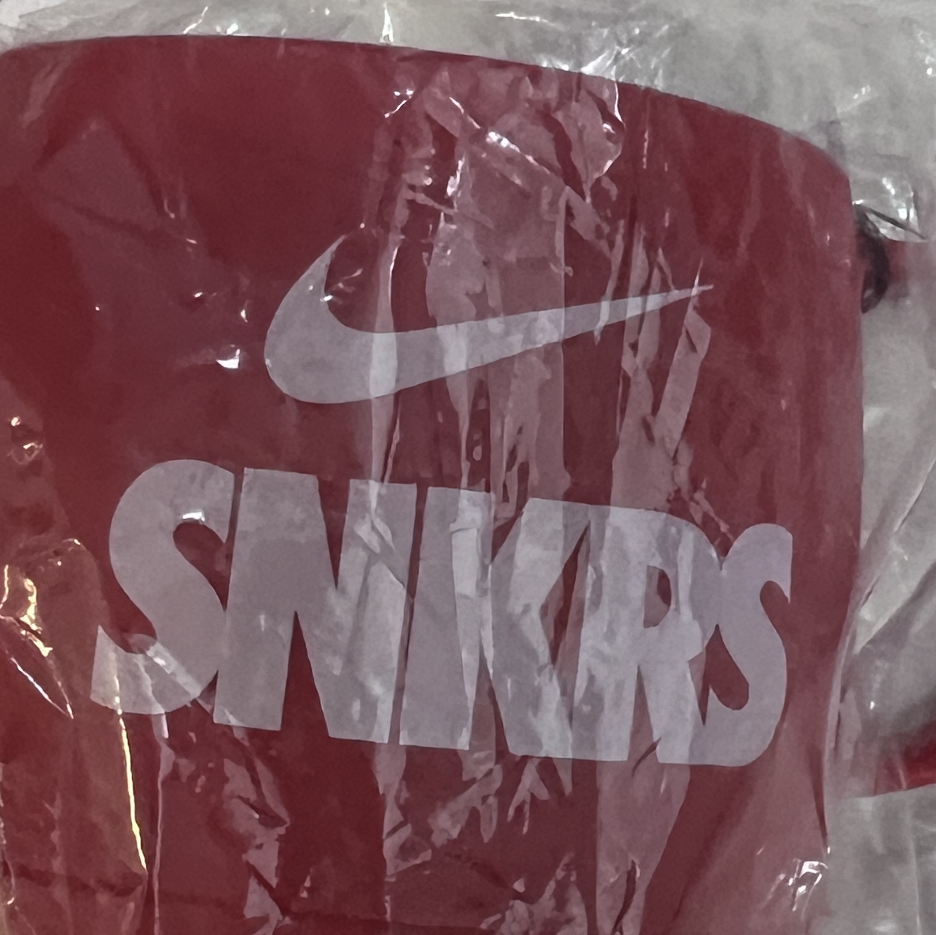 Helinox x Nike SNKRS Lounge Souvenir Dinex Mug Red 착용 스타일