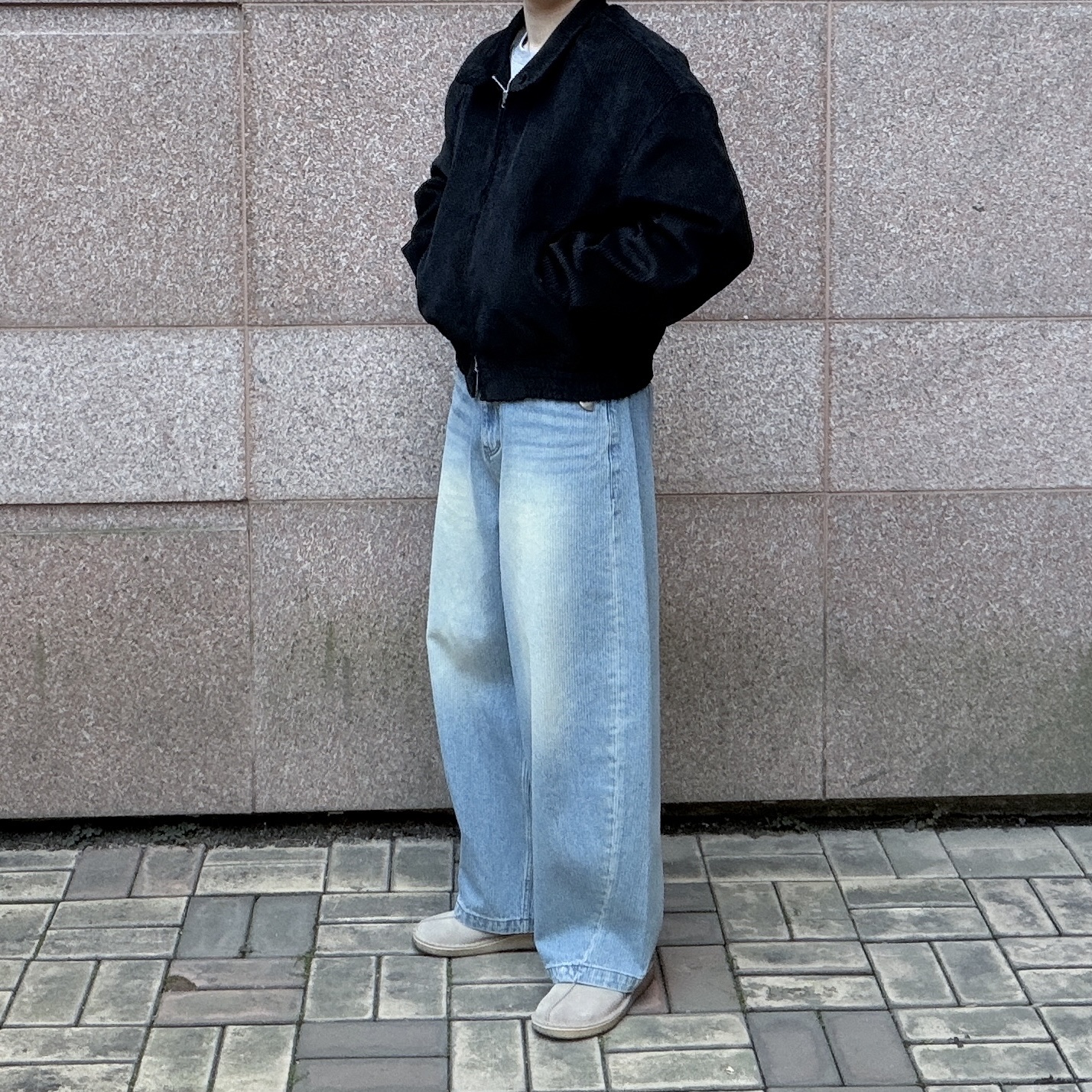 Clarks Desert Trek Taupe Nubuck, noun Corduroy Denim Pants Light Blue 착용 스타일 - 1
