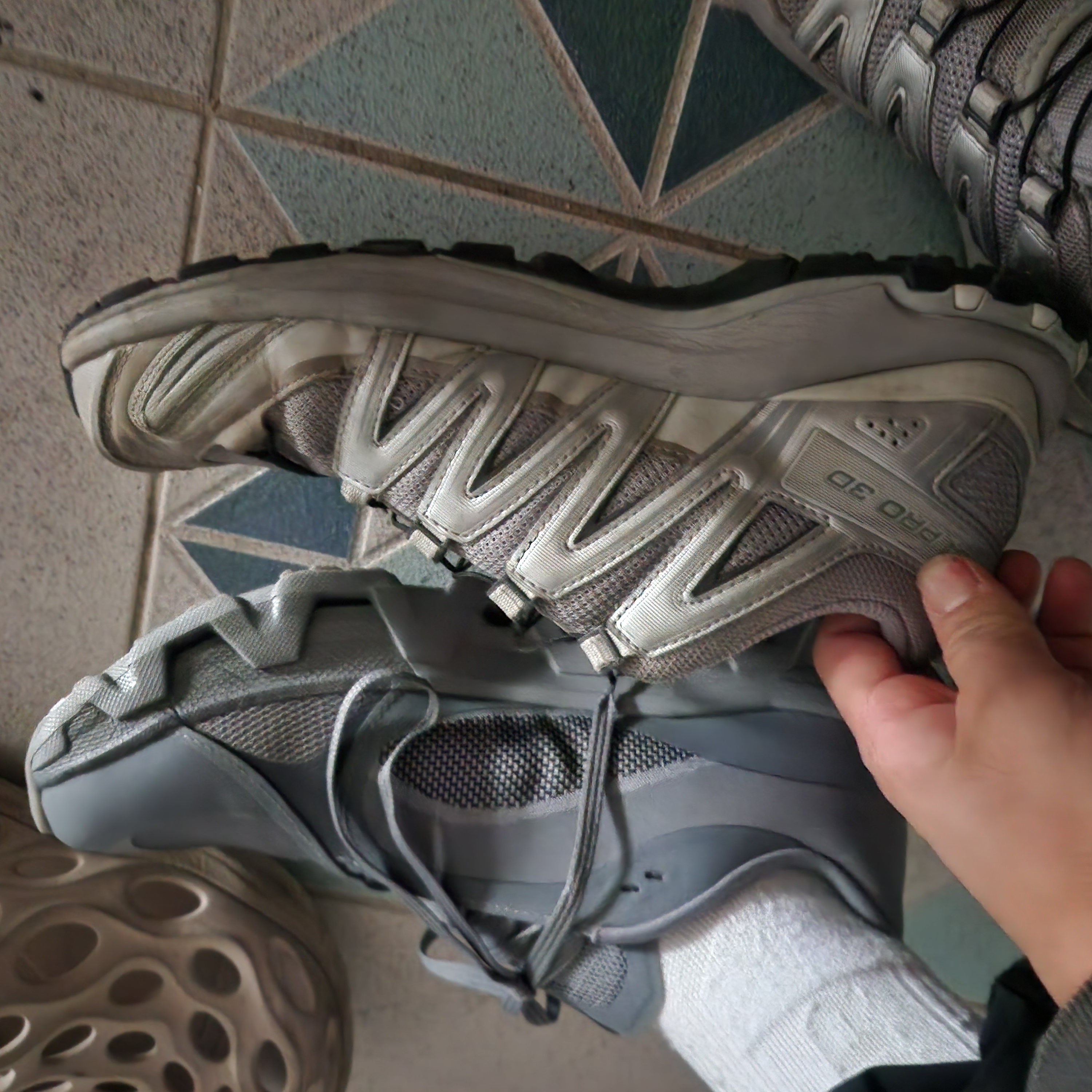 On Running x Post Archive Faction (Paf) Cloudmonster Hyper Phantom Apollo, Salomon XA Pro 3D Alloy Silver 착용 스타일 - 4
