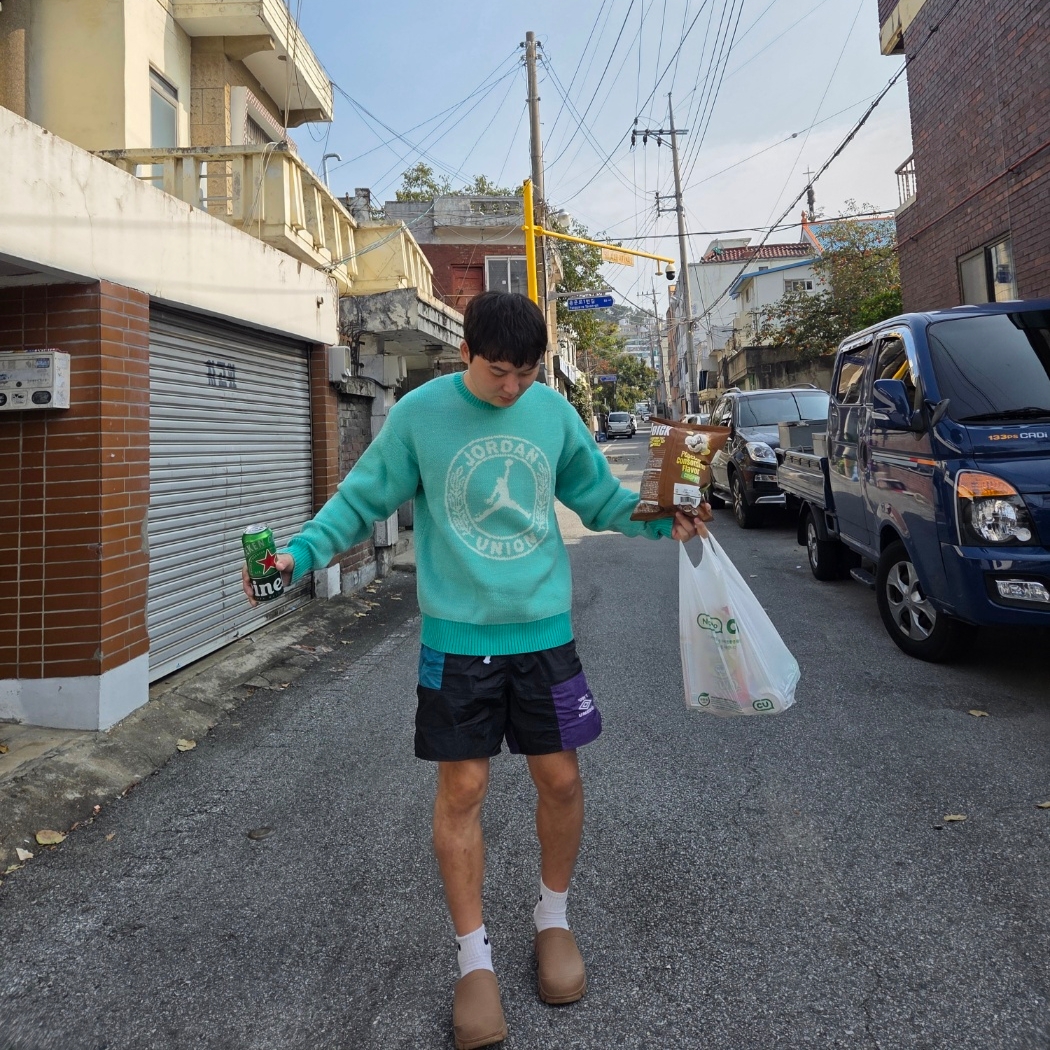Jordan x Union Sweater Kinetic Green - Asia 착용 스타일