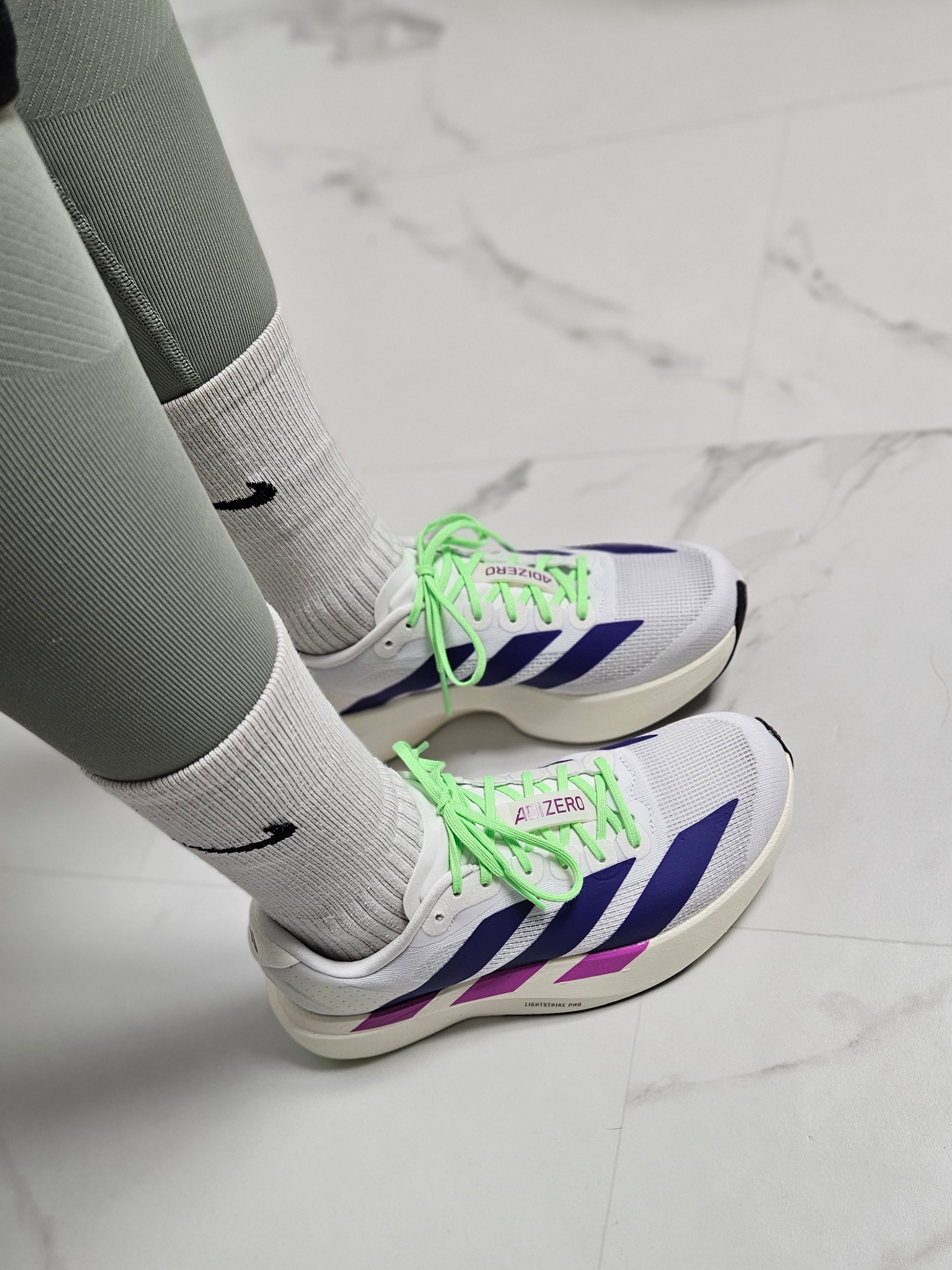 (W) Adidas Adizero EVO SL Cloud White Collegiate Purple 착용 스타일 - 2