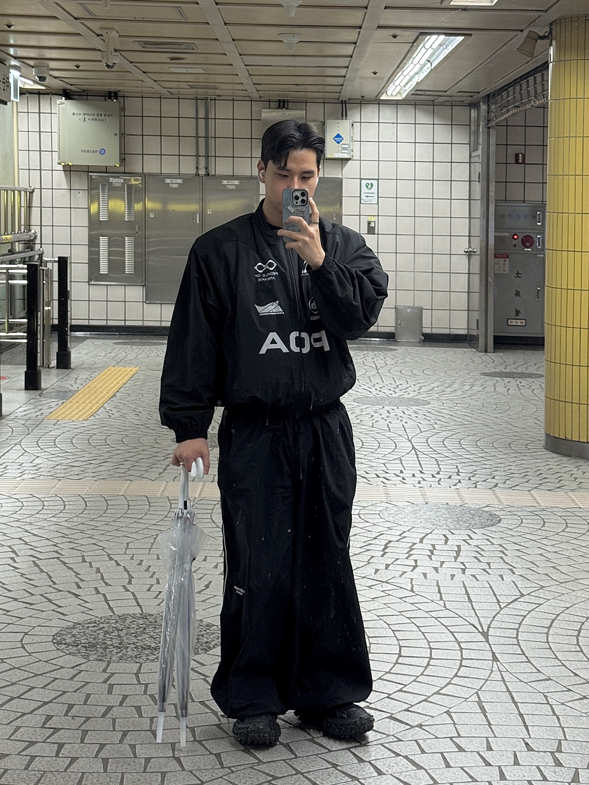 Undermycar Mu.126 Original Logo Piping Line Nylon Pants Black, Undermycar Acer Padded Shoulder Crop Blouson Ebony - 23FW 착용 스타일
