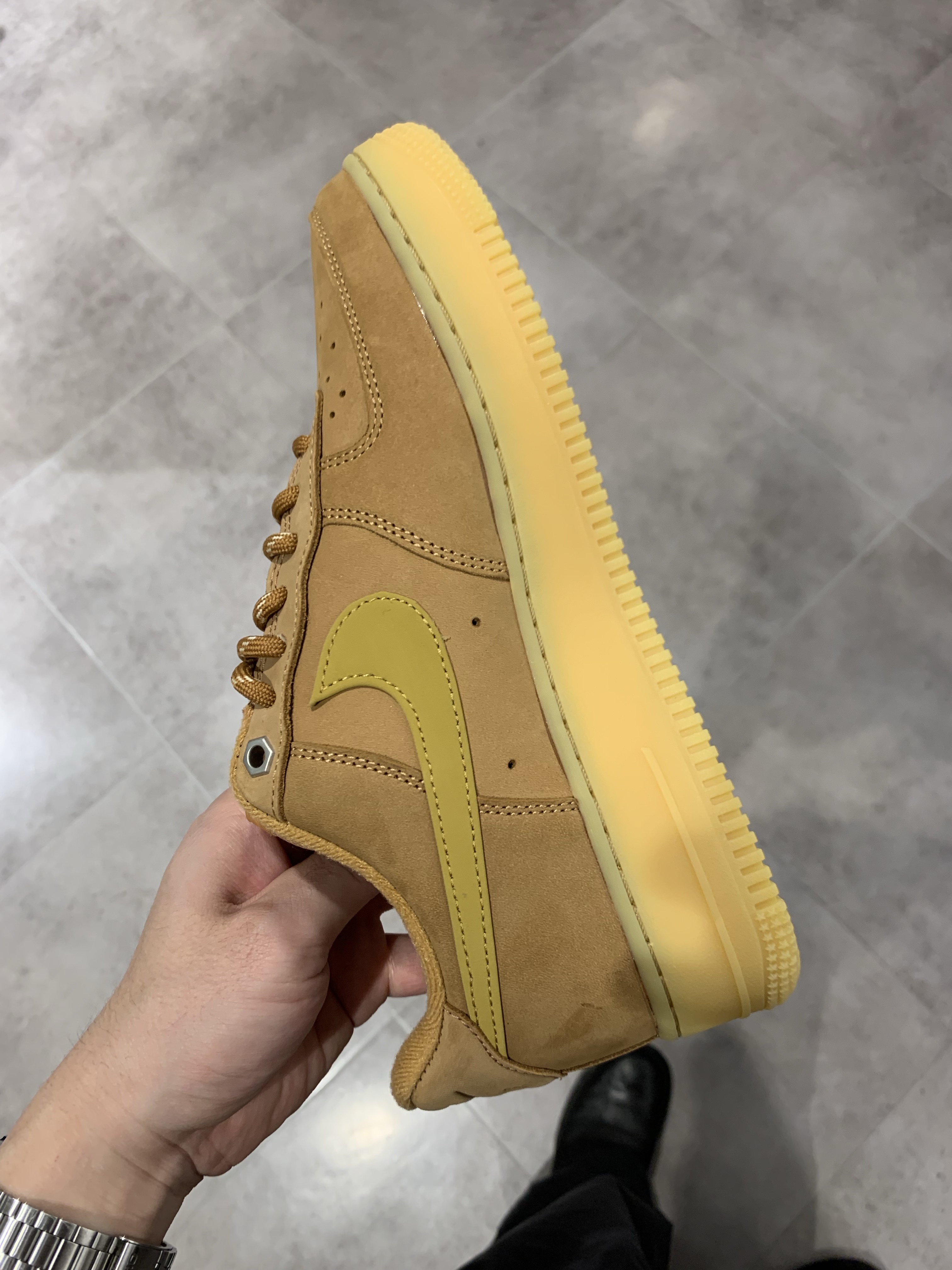Nike Air Force 1 '07 WB Flax 착용 스타일