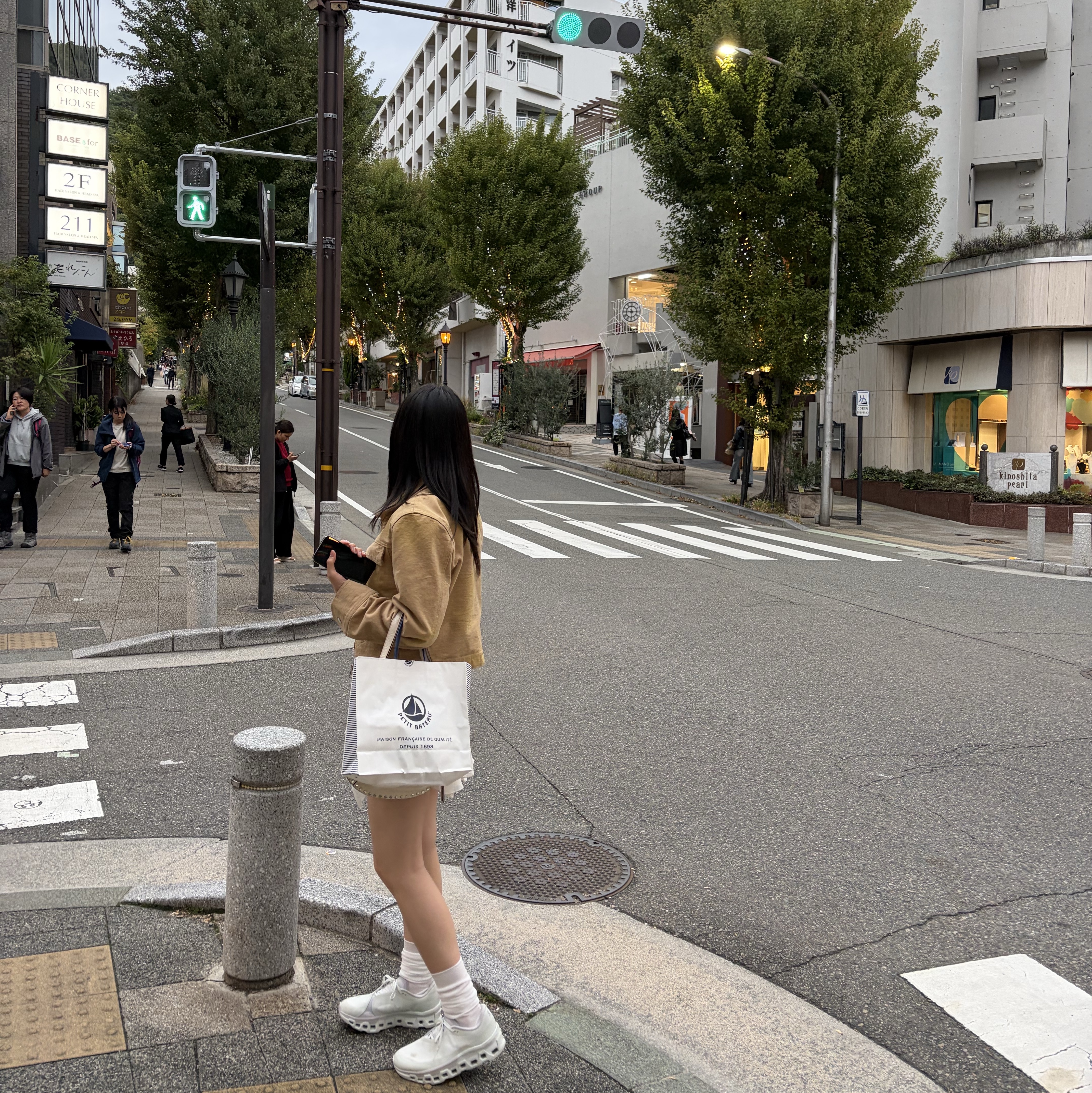 (W) On Running x Post Archive Faction (Paf) Cloudmonster 2 Vapor Frost, Patou Jacquard Knit Top in Cotton Blend Black 착용 스타일 - 2