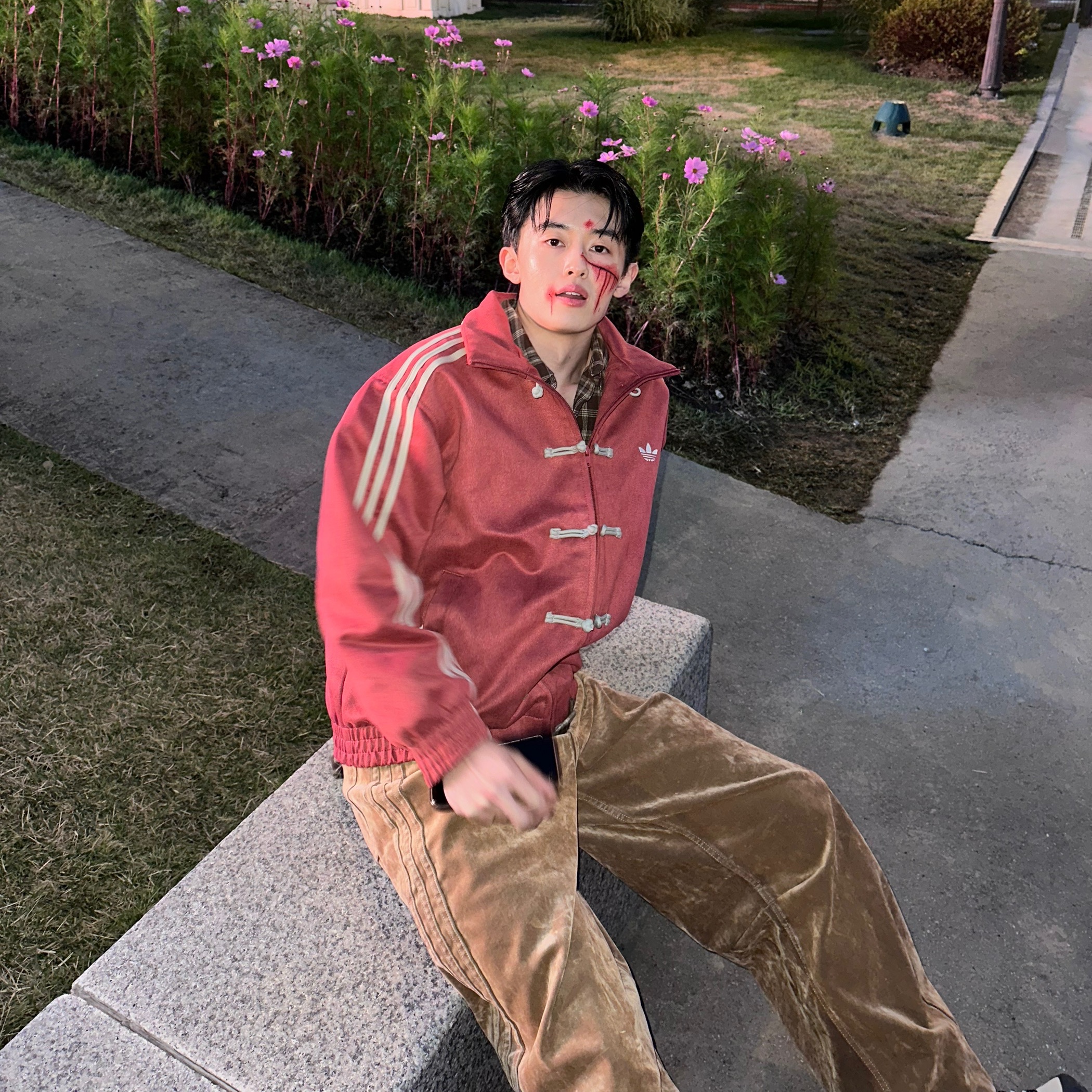 Nonnod Cropped Flexible String Check Shirt Vintage brown, Adidas Chinese Style Jacket Neutral Soft Red - US Sizing 착용 스타일 - 1