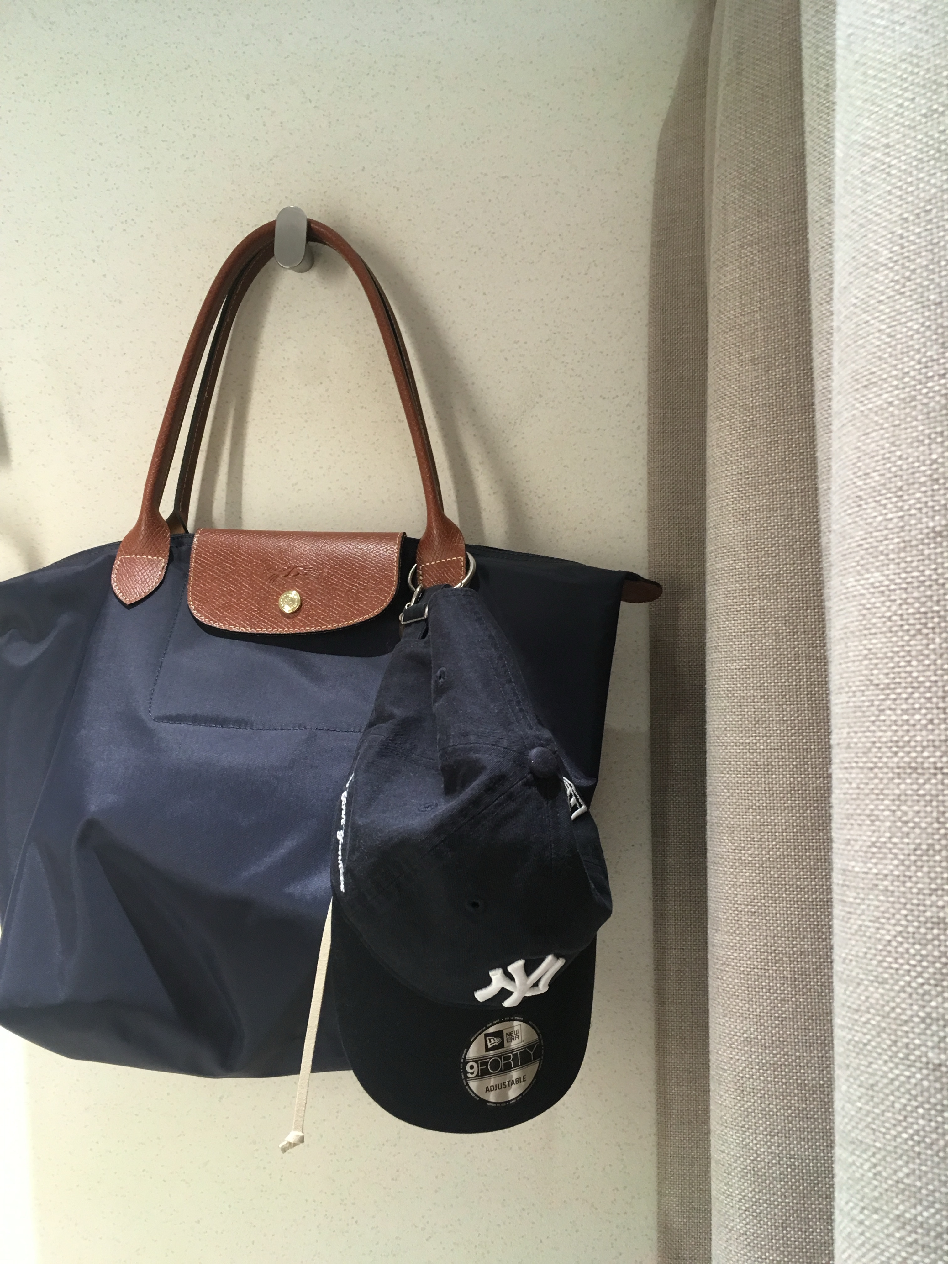 Longchamp Le Pliage Original Tote Bag L Navy, New Era New York Yankees League Essential 9twenty Adjustable Cap Navy 착용 스타일