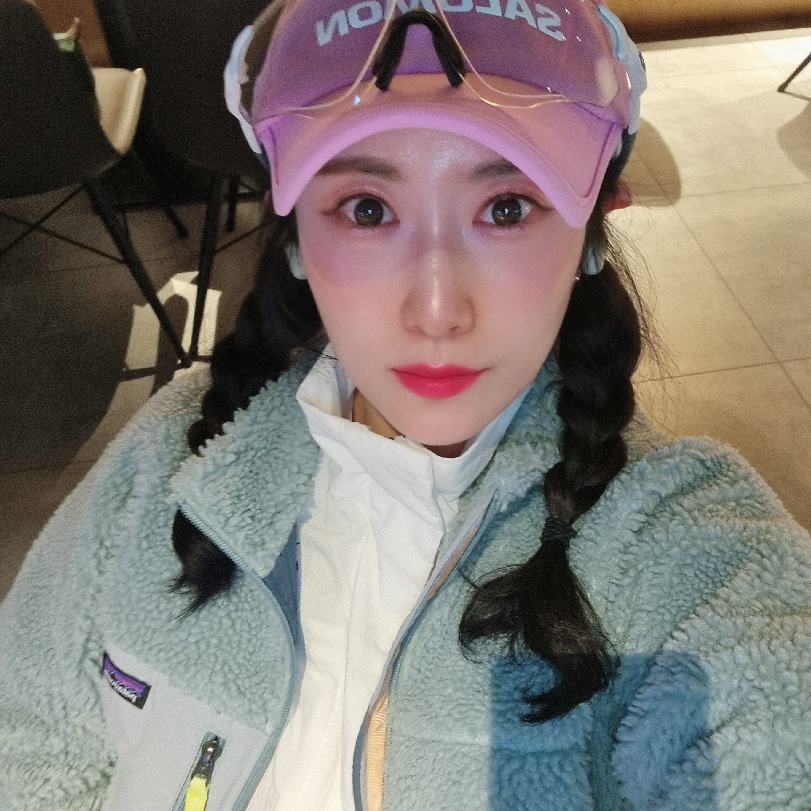 Salomon Sense Aero Cap Light Pink 착용 스타일