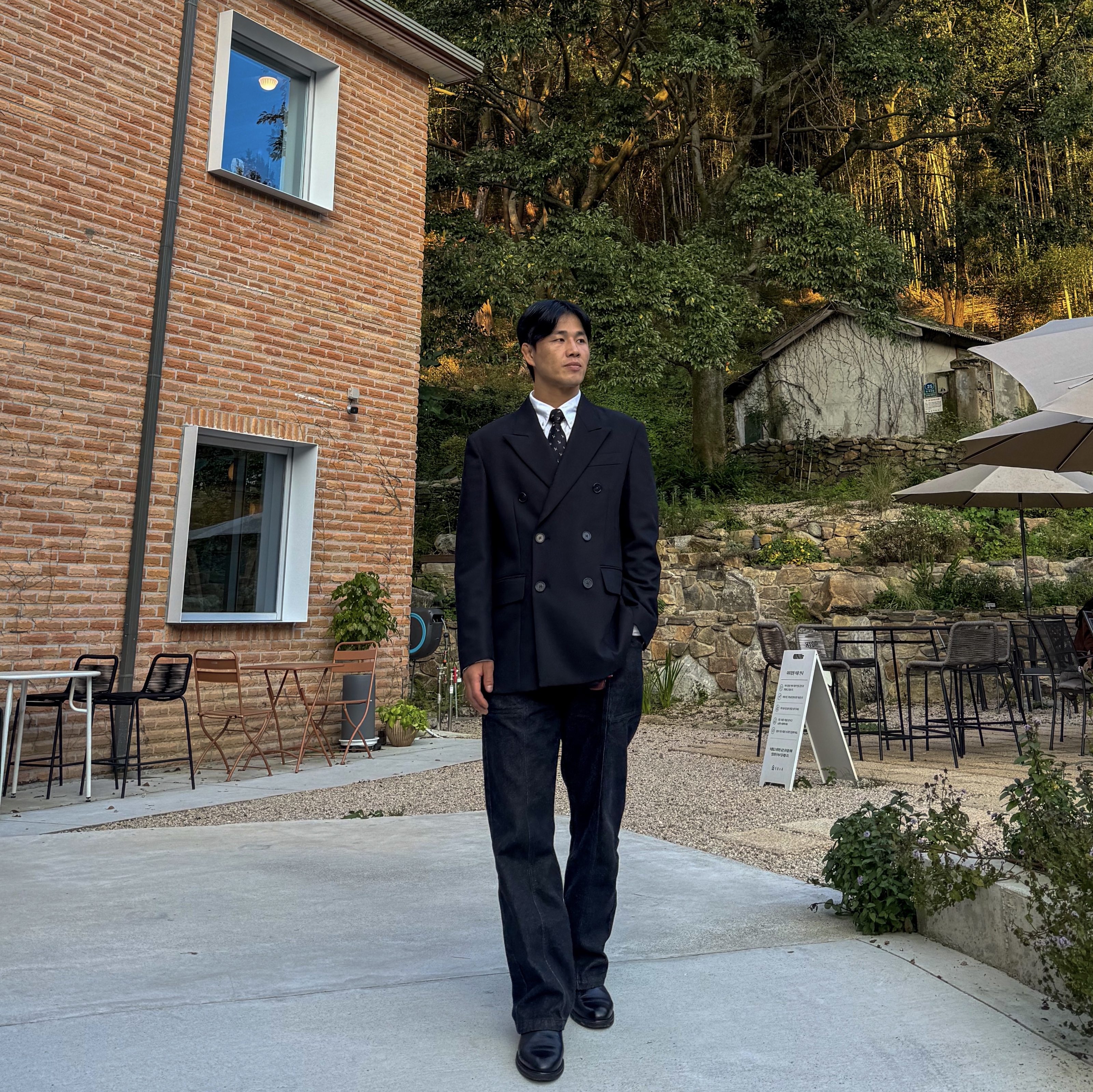 TNGT Daddy-fit Peaked Double Twill Set-up Jacket Black 착용 스타일