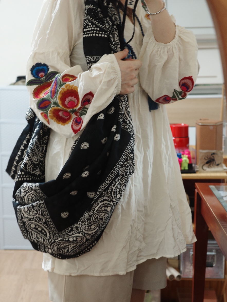 Kapital Gauze Rat Brand Bandana Patchwork Pattern Transit Snufkin Bag Black, Kapital Gauze Bandana Beach Snuffkin Bag Black 착용 스타일 - 5