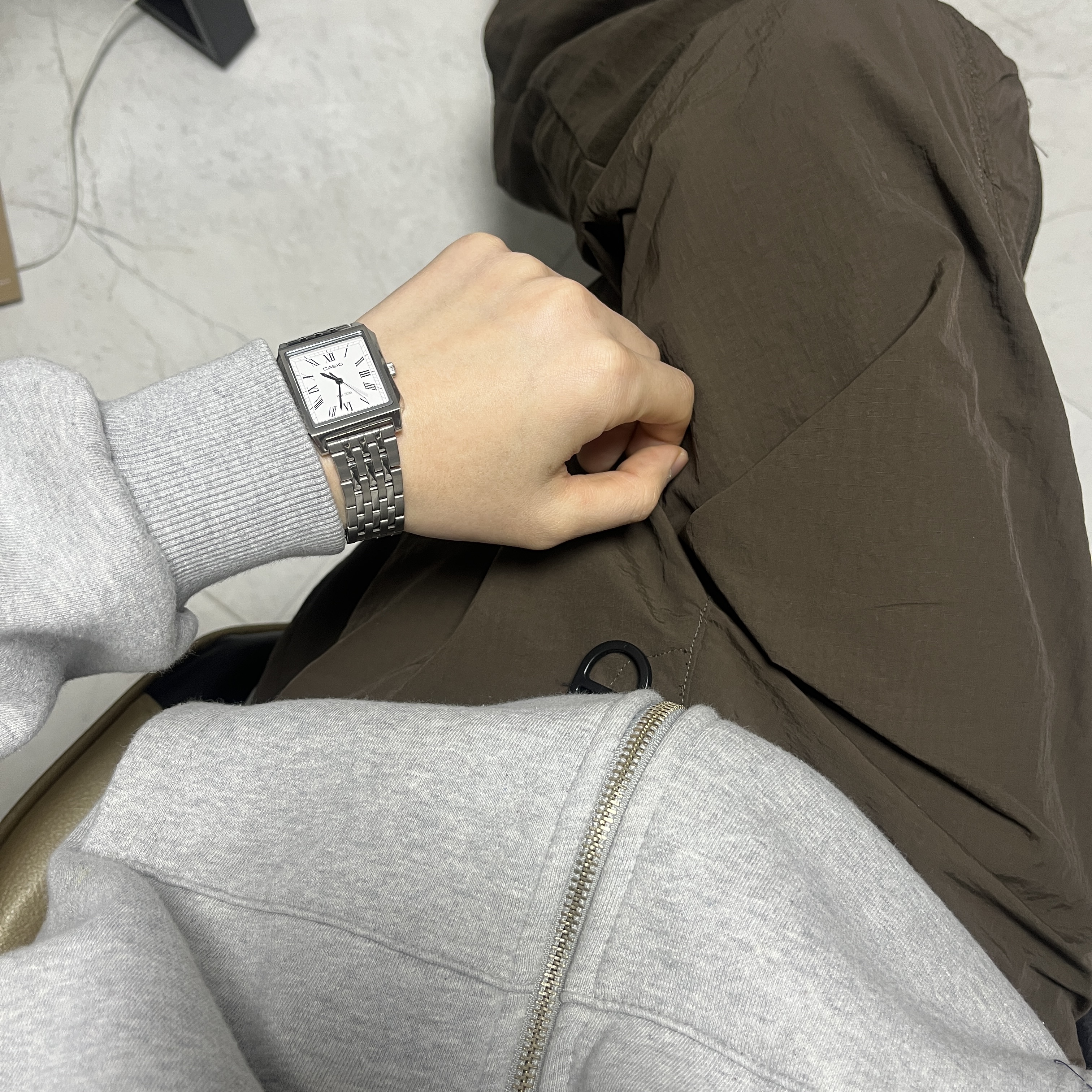 Casio MTP-B190D-7BV 착용 스타일